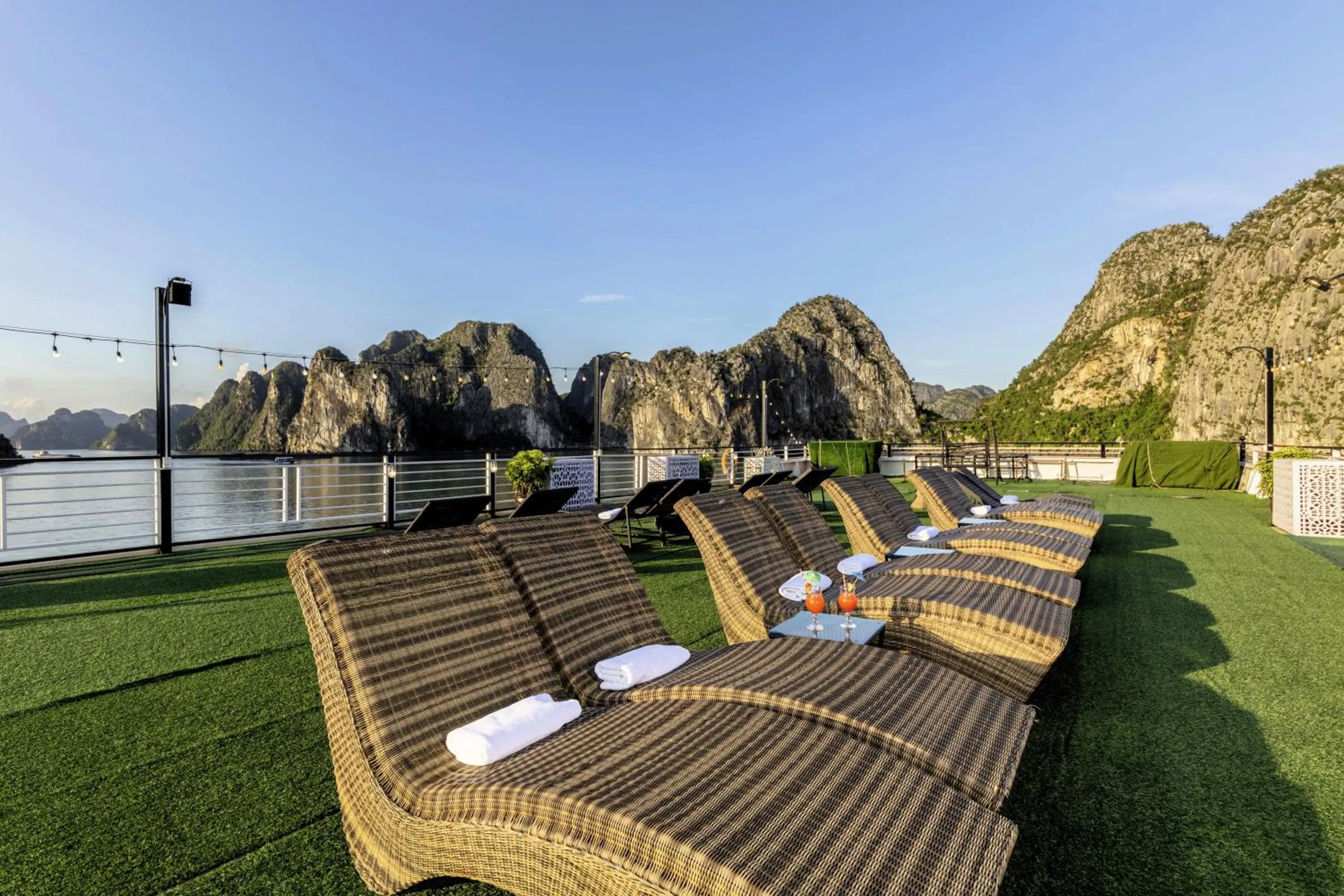 Balcony/Terrace in Verdure Lotus Grandeur Cruise on Ha Long Bay