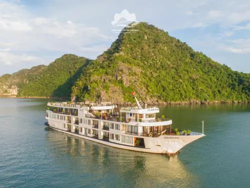 Property building in Verdure Lotus Grandeur Cruise on Ha Long Bay