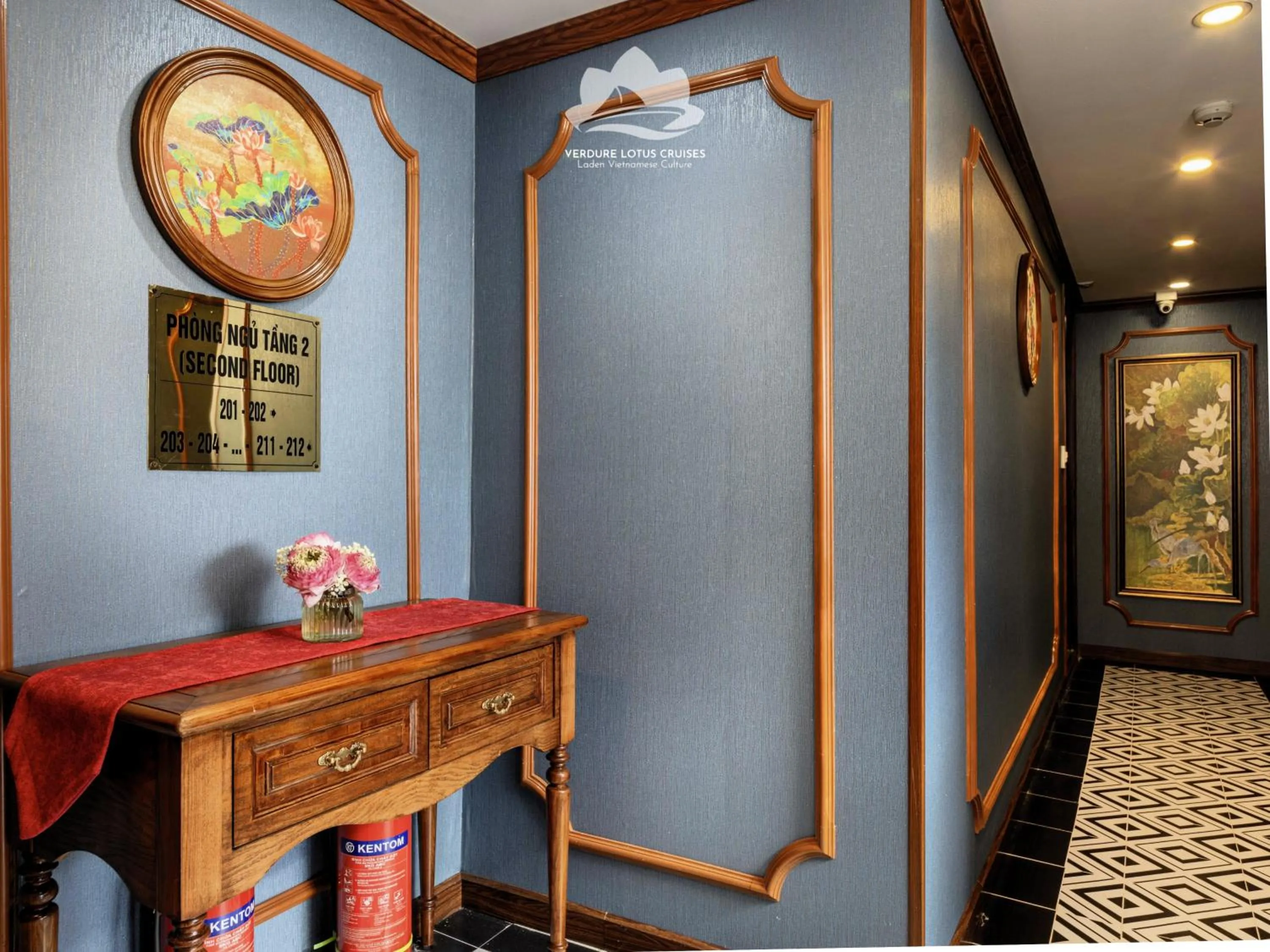 Decorative detail in Verdure Lotus Grandeur Cruise on Ha Long Bay
