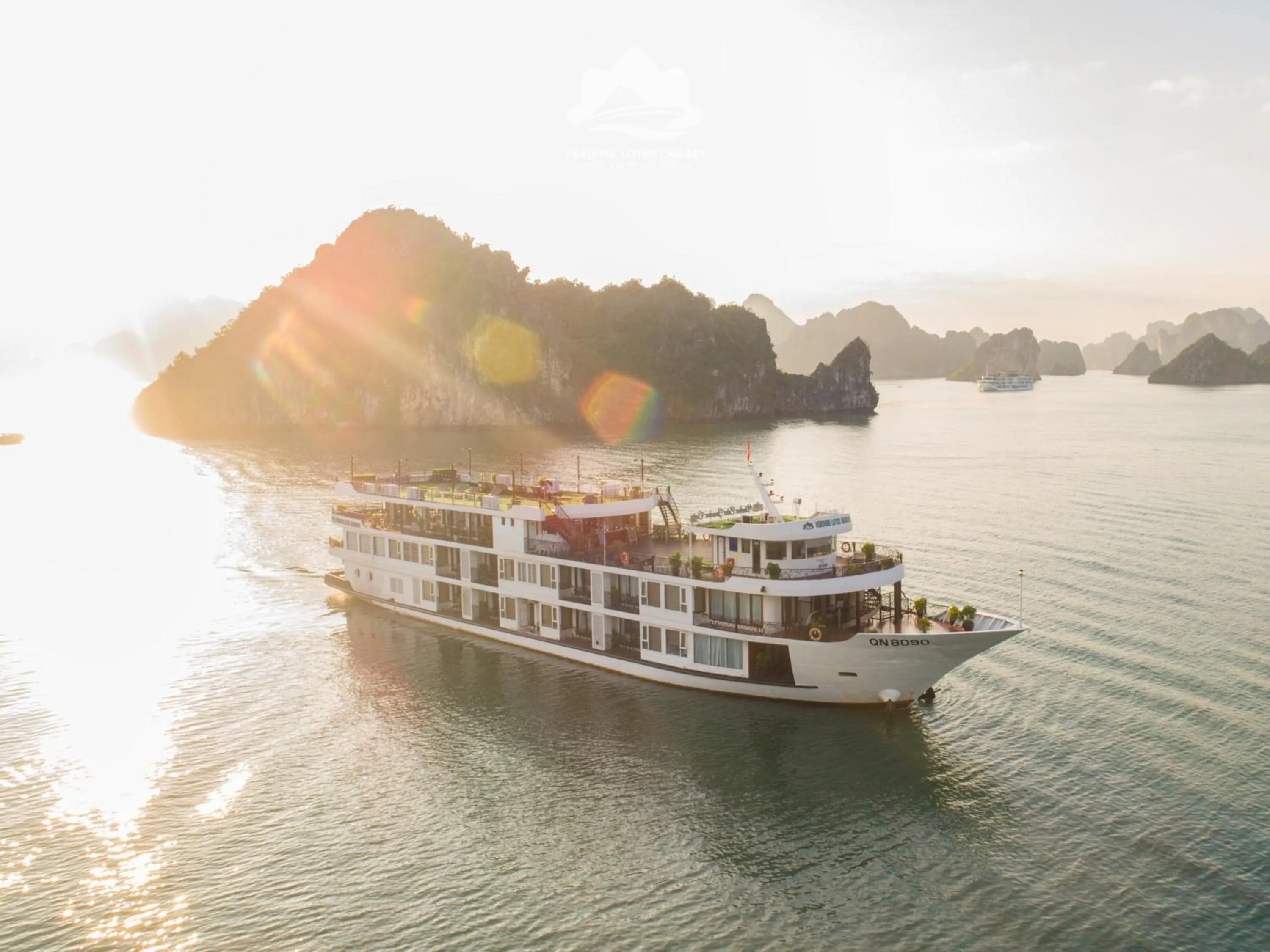 Property building in Verdure Lotus Grandeur Cruise on Ha Long Bay