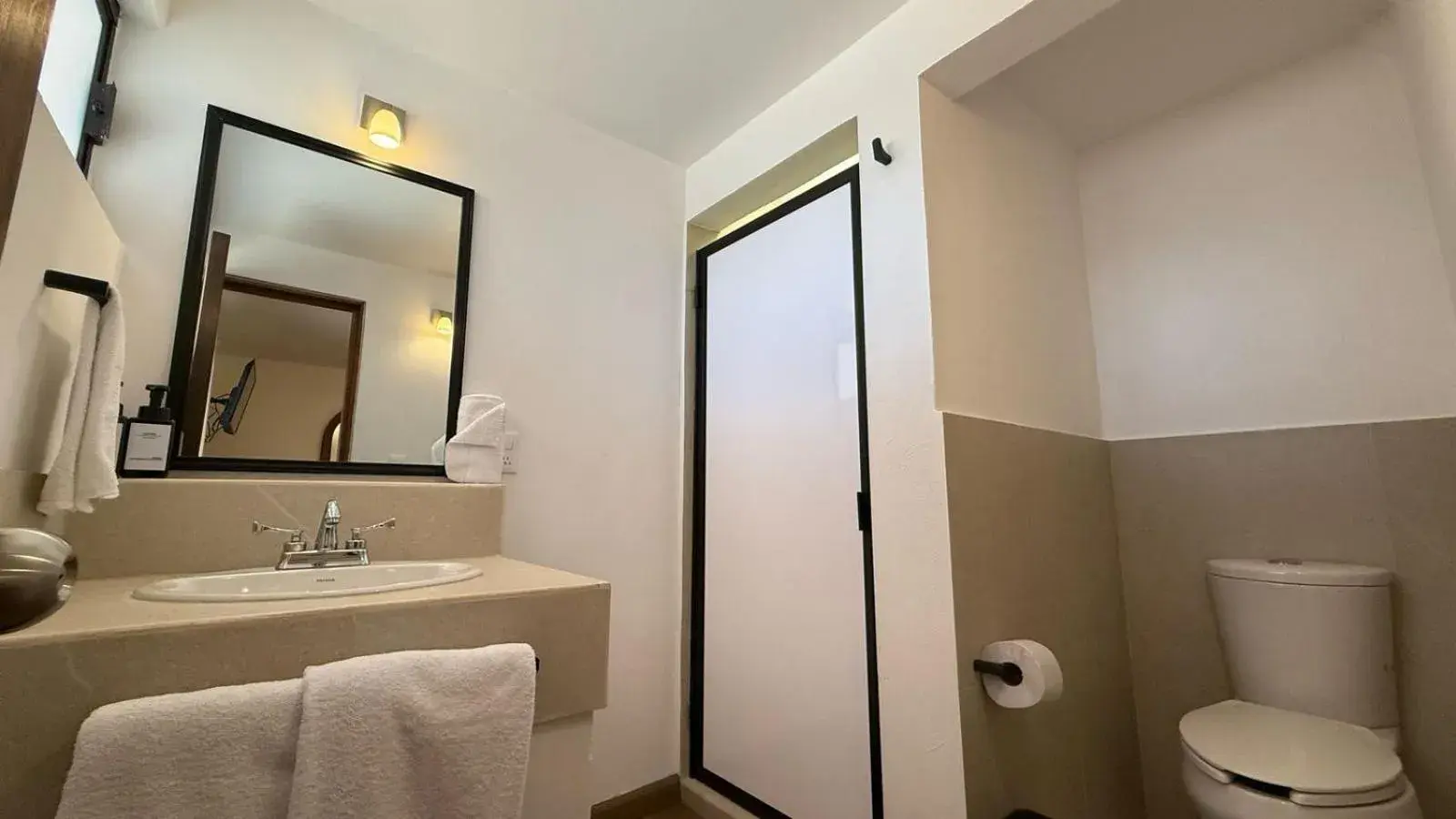 Queen Room in Hotel La Querencia Queen Room in Hotel La Querencia