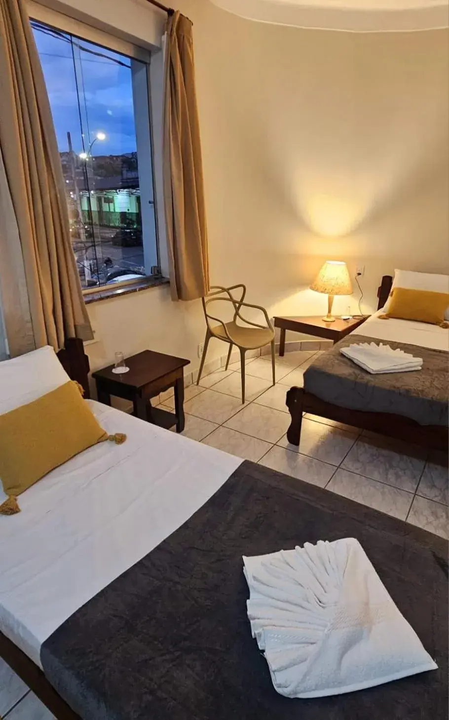 Standard Quadruple Room in Hotel Barbacena Standard Quadruple Room in Hotel Barbacena