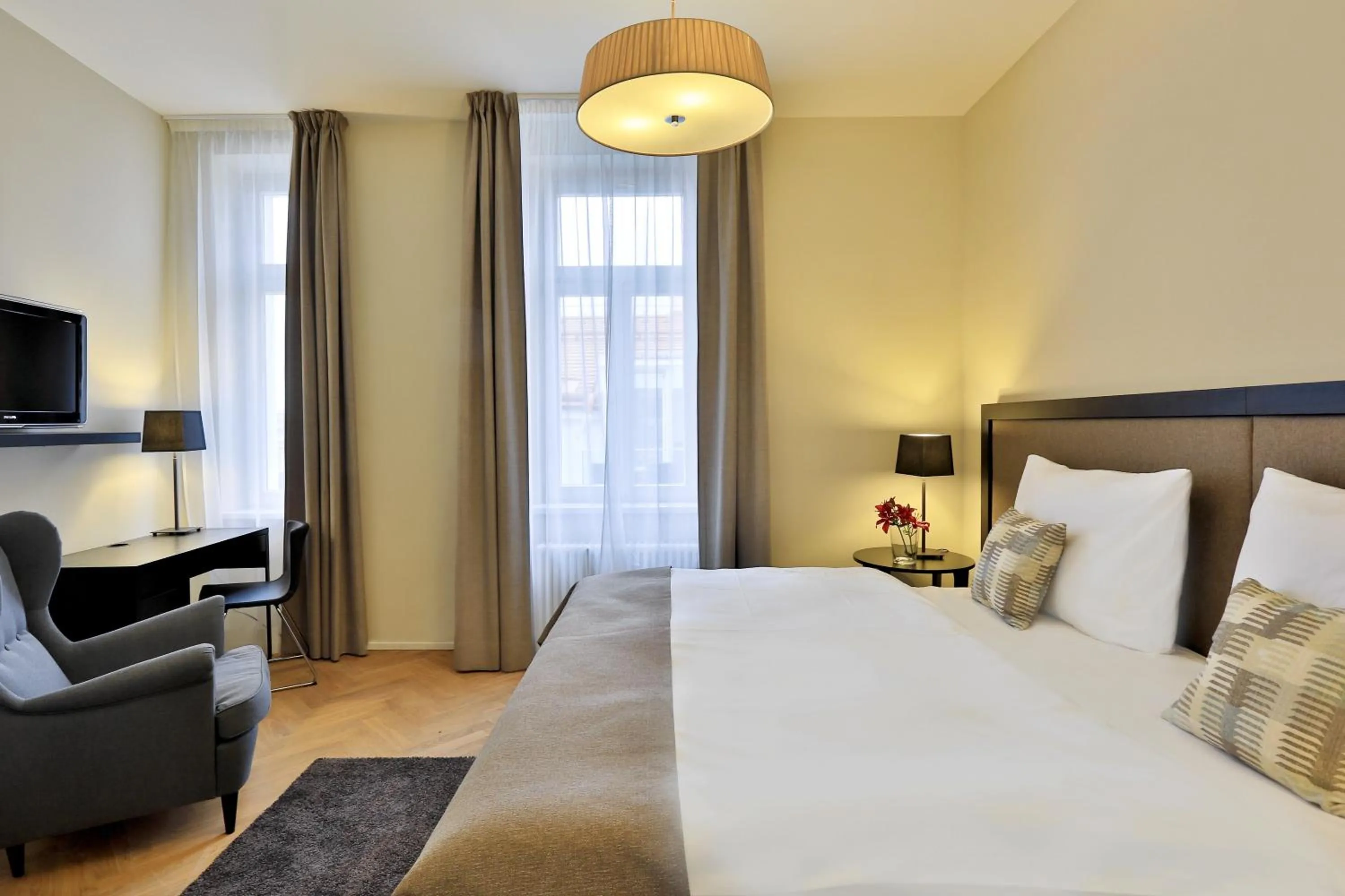 Bedroom, Bed in James Hotel & Apartments