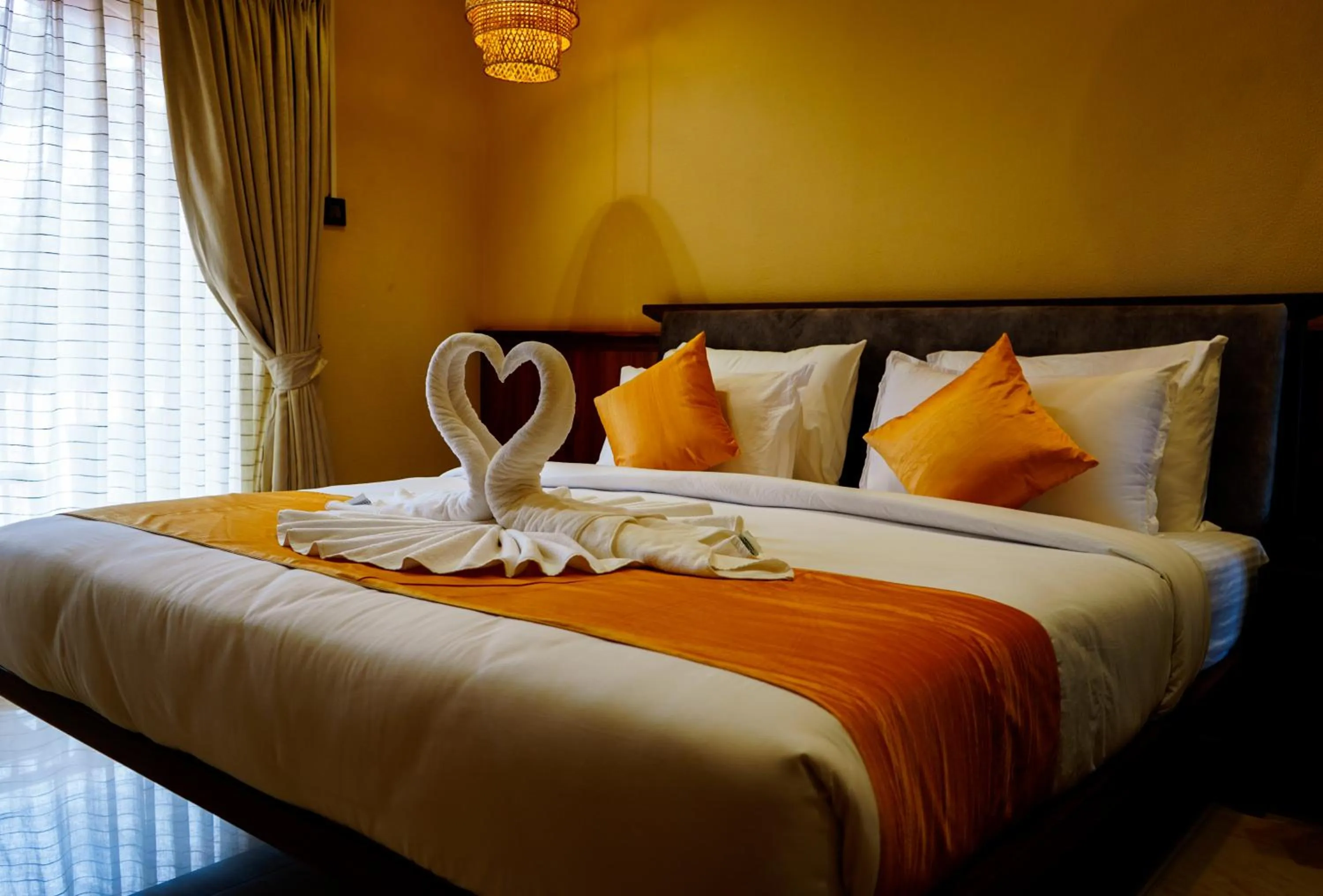 Bedroom, Bed in Foxoso Aaristo Baga Beach Resort