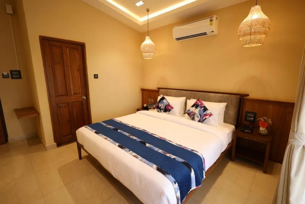 Bedroom, Bed in Foxoso Aaristo Baga Beach Resort