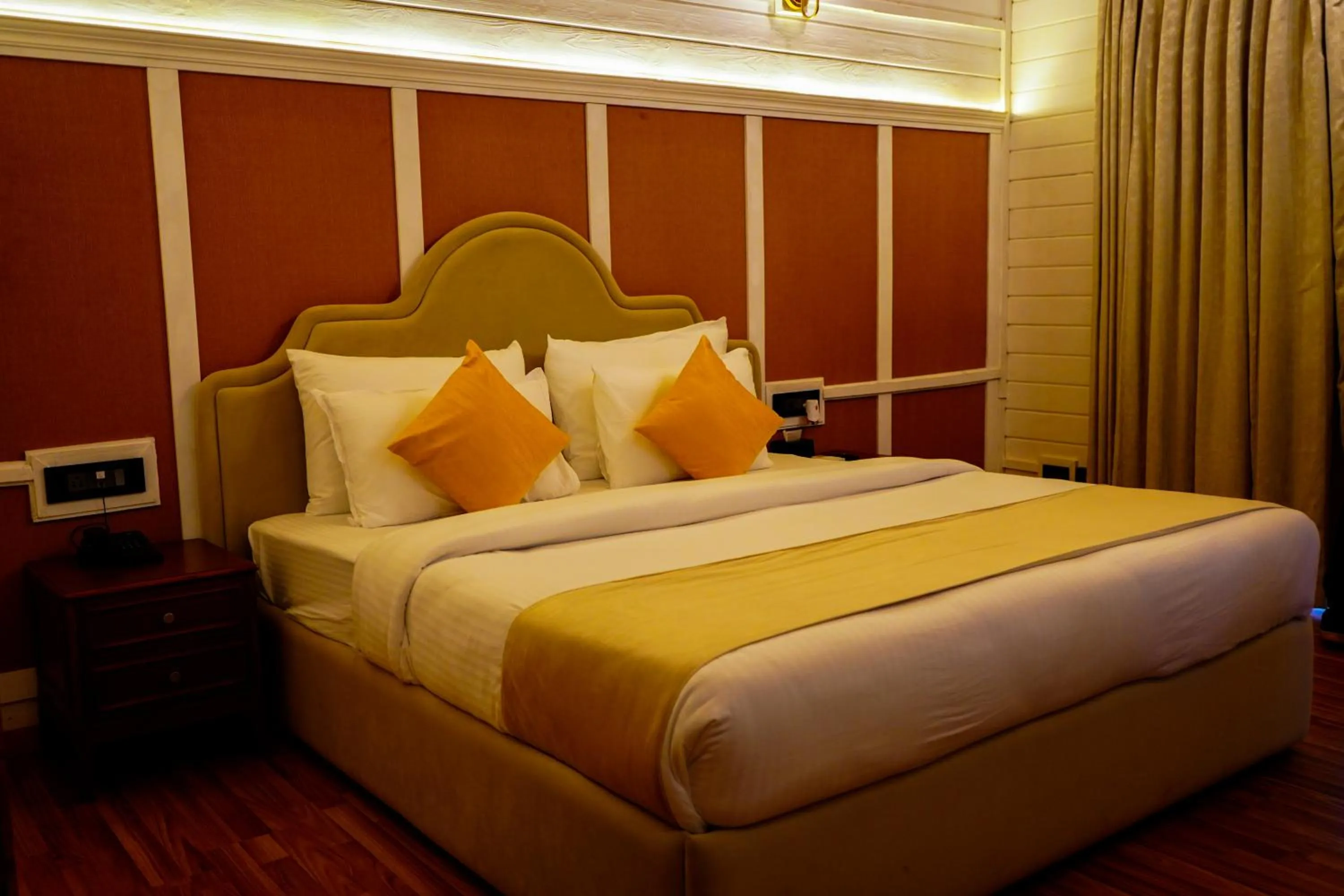 Bedroom, Bed in Foxoso Aaristo Baga Beach Resort