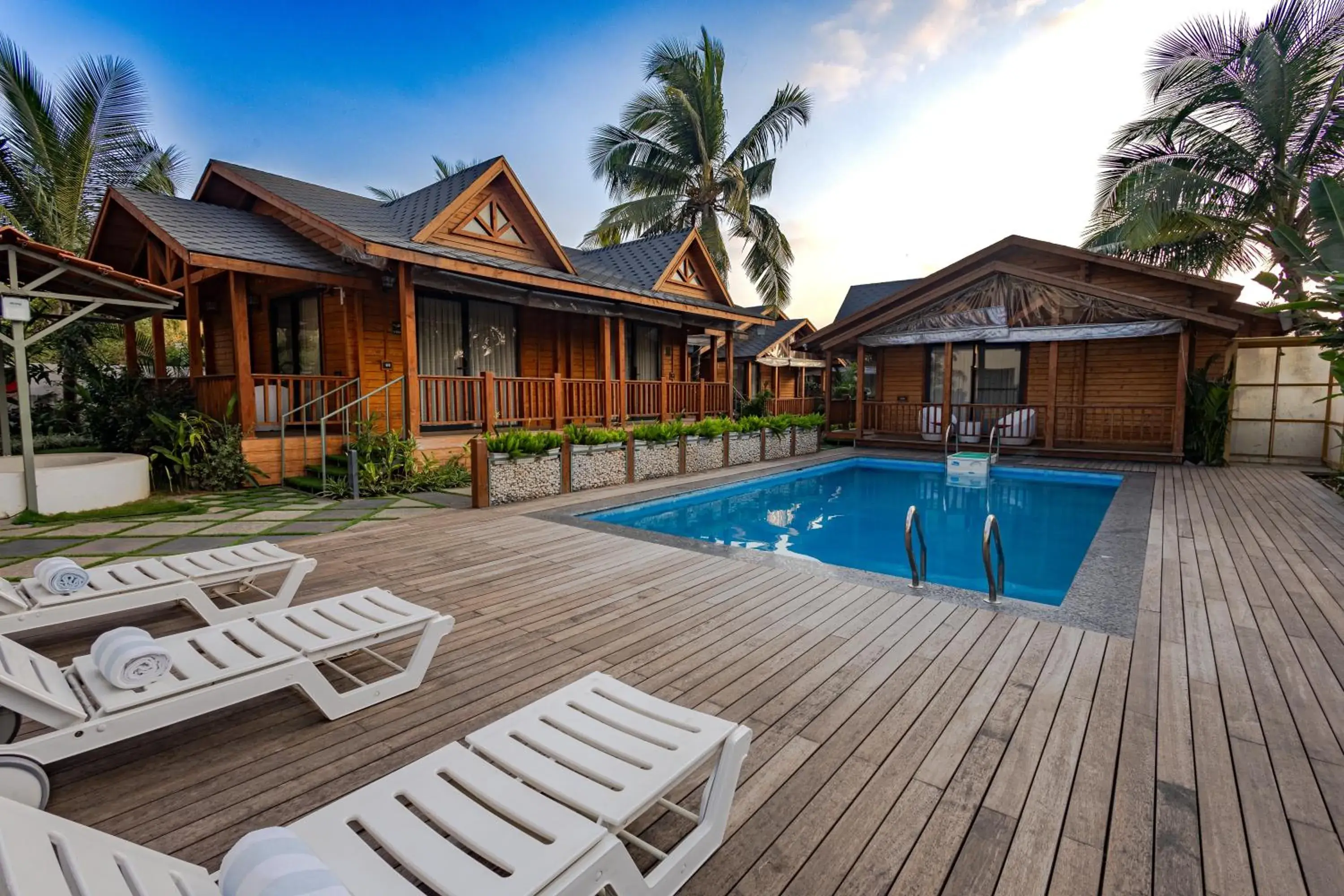 Foxoso Aaristo Baga Beach Resort Foxoso Aaristo Baga Beach Resort