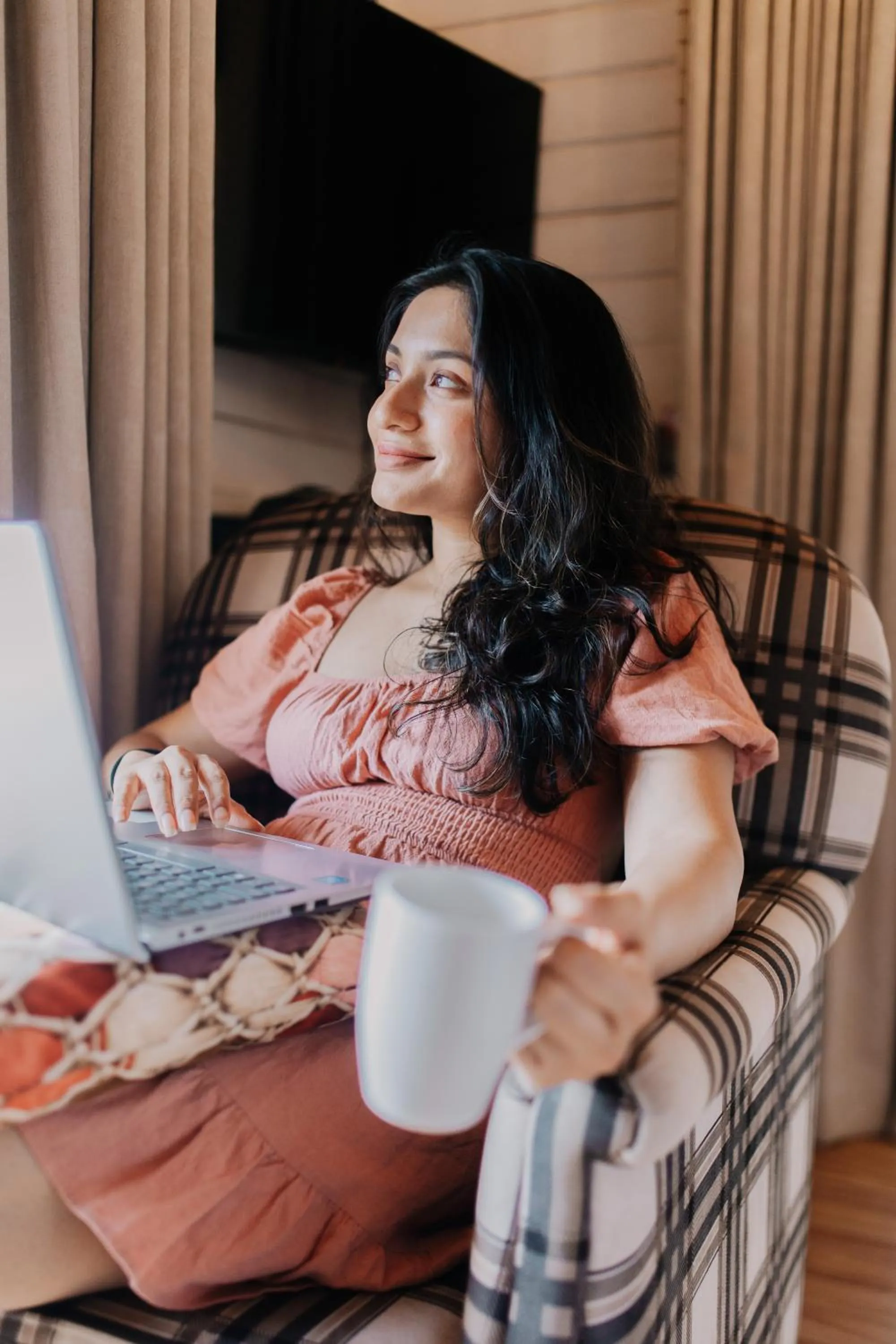 Guests in Foxoso Aaristo Baga Beach Resort