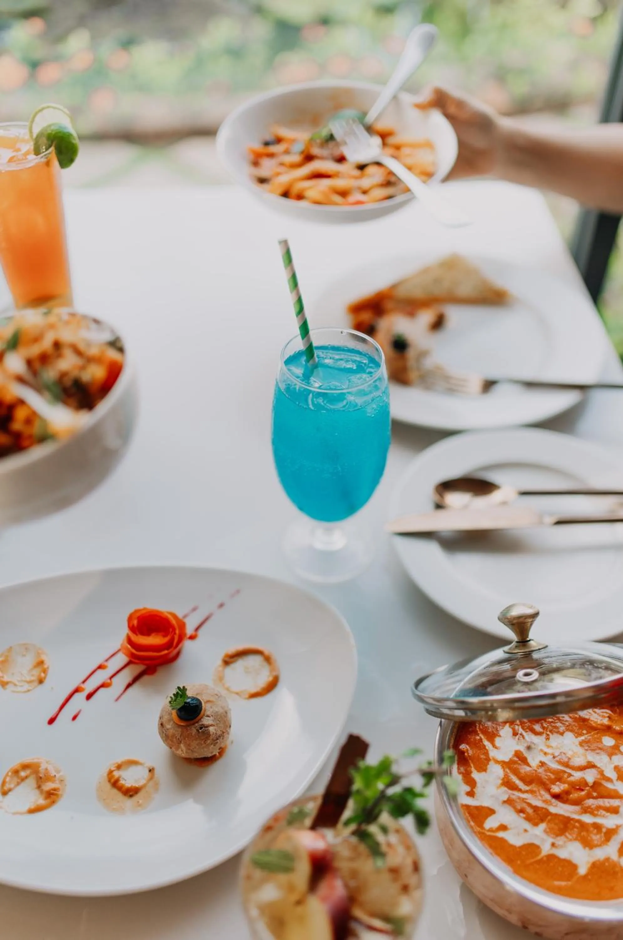 Food and drinks in Foxoso Aaristo Baga Beach Resort