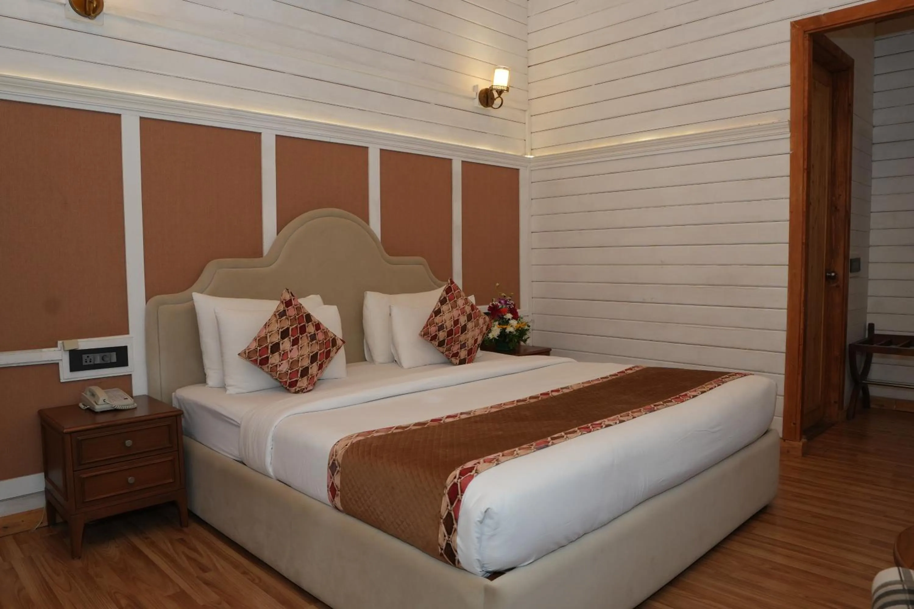 Bed in Foxoso Aaristo Baga Beach Resort