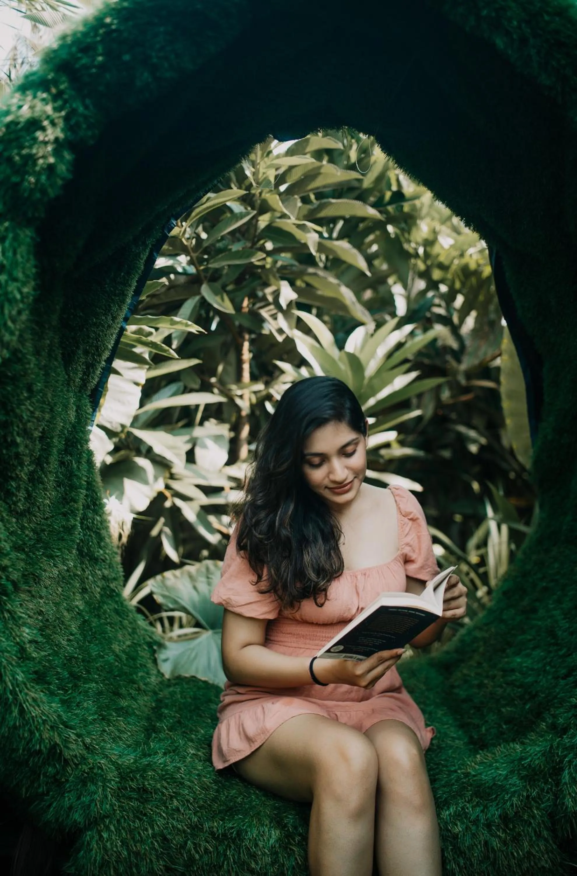 Guests in Foxoso Aaristo Baga Beach Resort