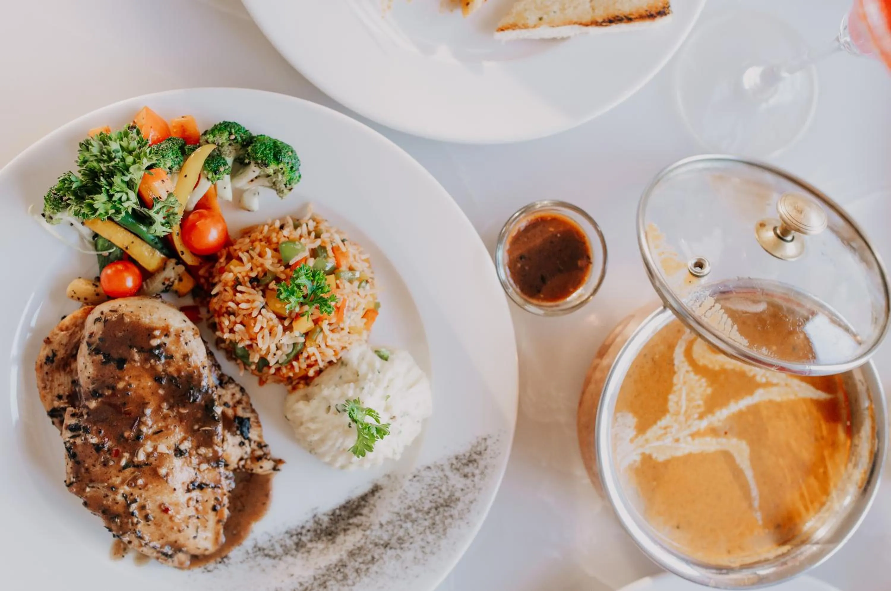 Food in Foxoso Aaristo Baga Beach Resort