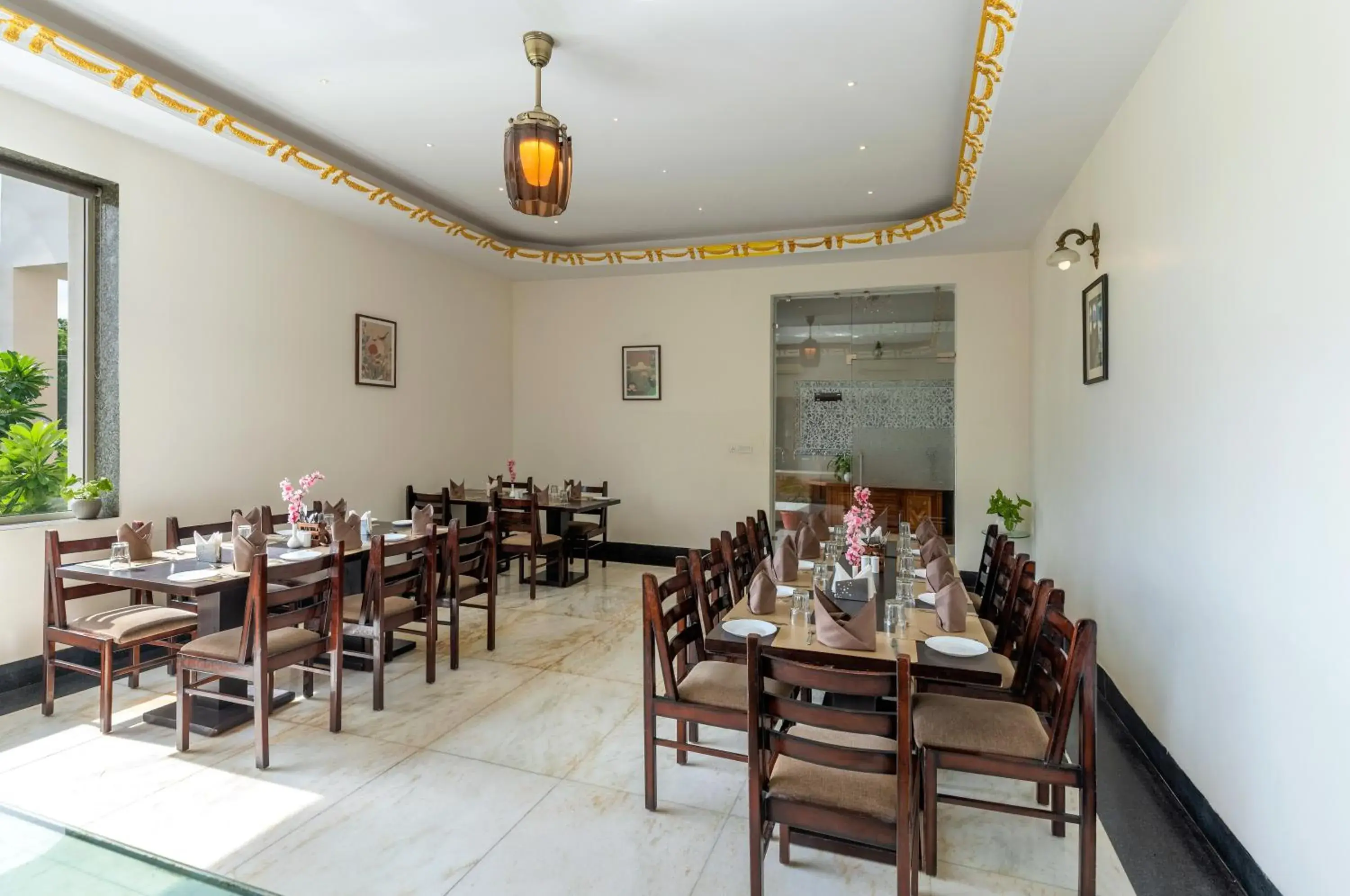 Restaurant/places to eat in Surya Kothi Resort Restaurant/places to eat in Surya Kothi Resort