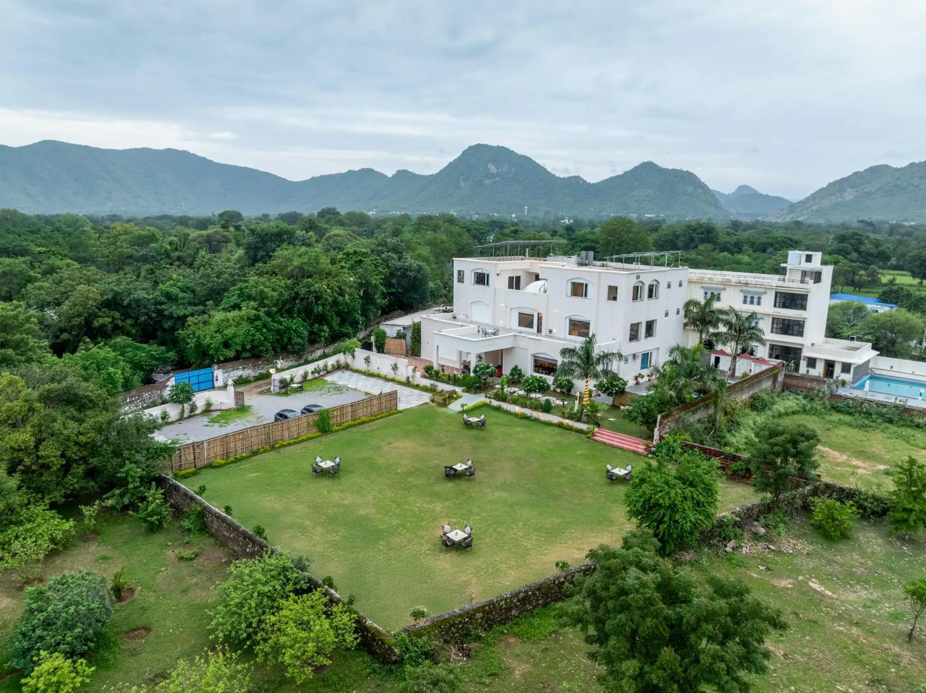 Property building in Surya Kothi Resort Property building in Surya Kothi Resort