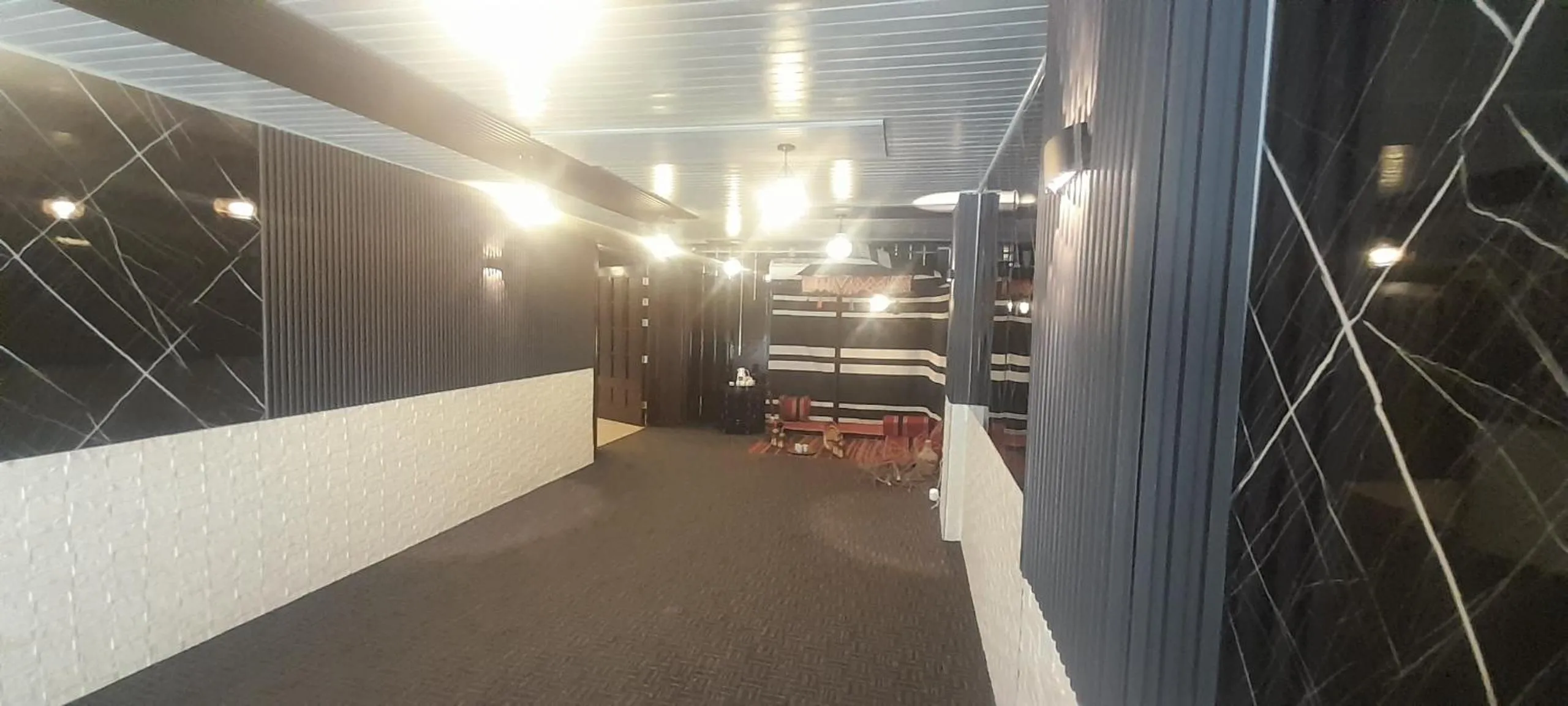 Facade/entrance in Balcony Hotel