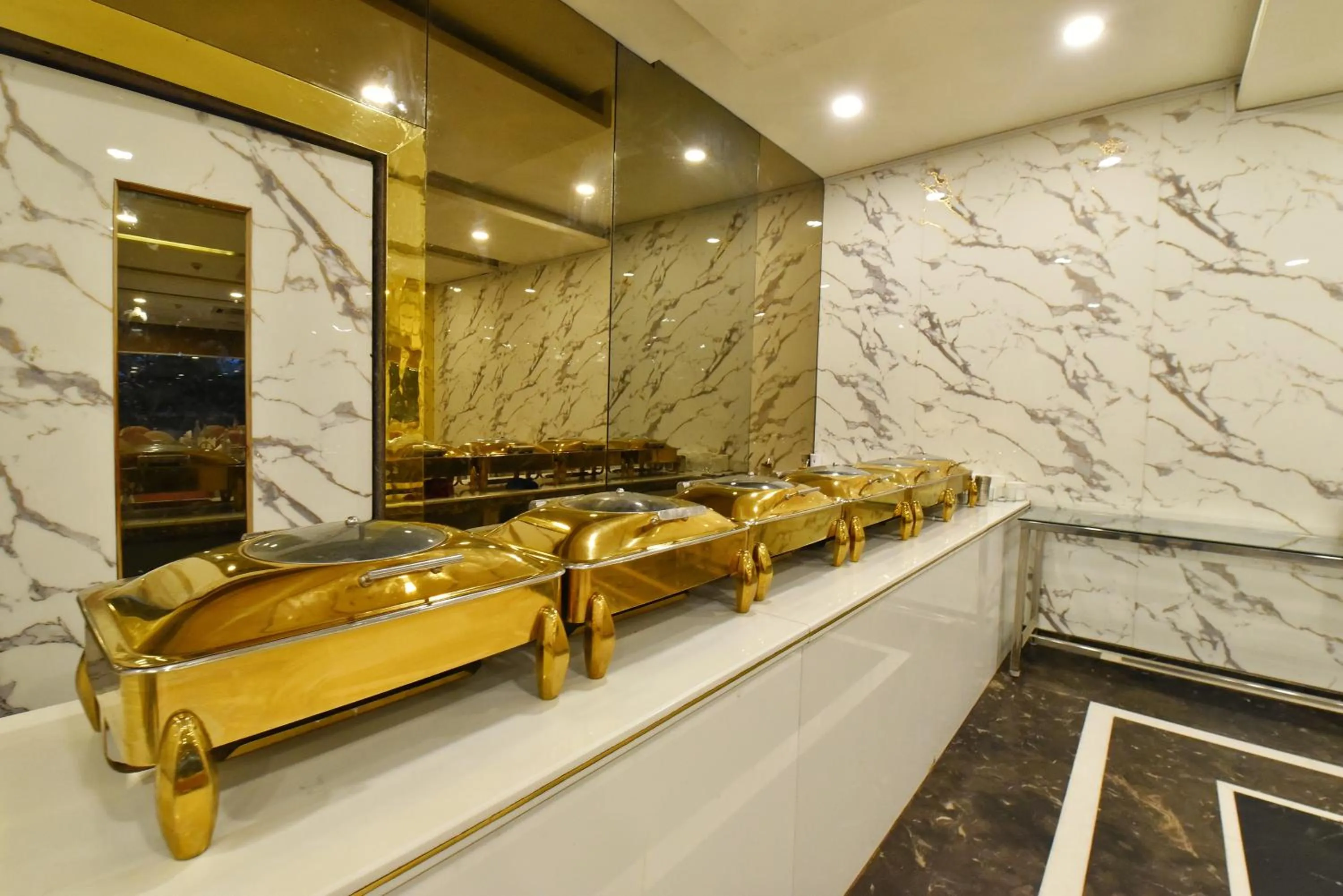 Restaurant/places to eat in Foxoso Fiori Hotel