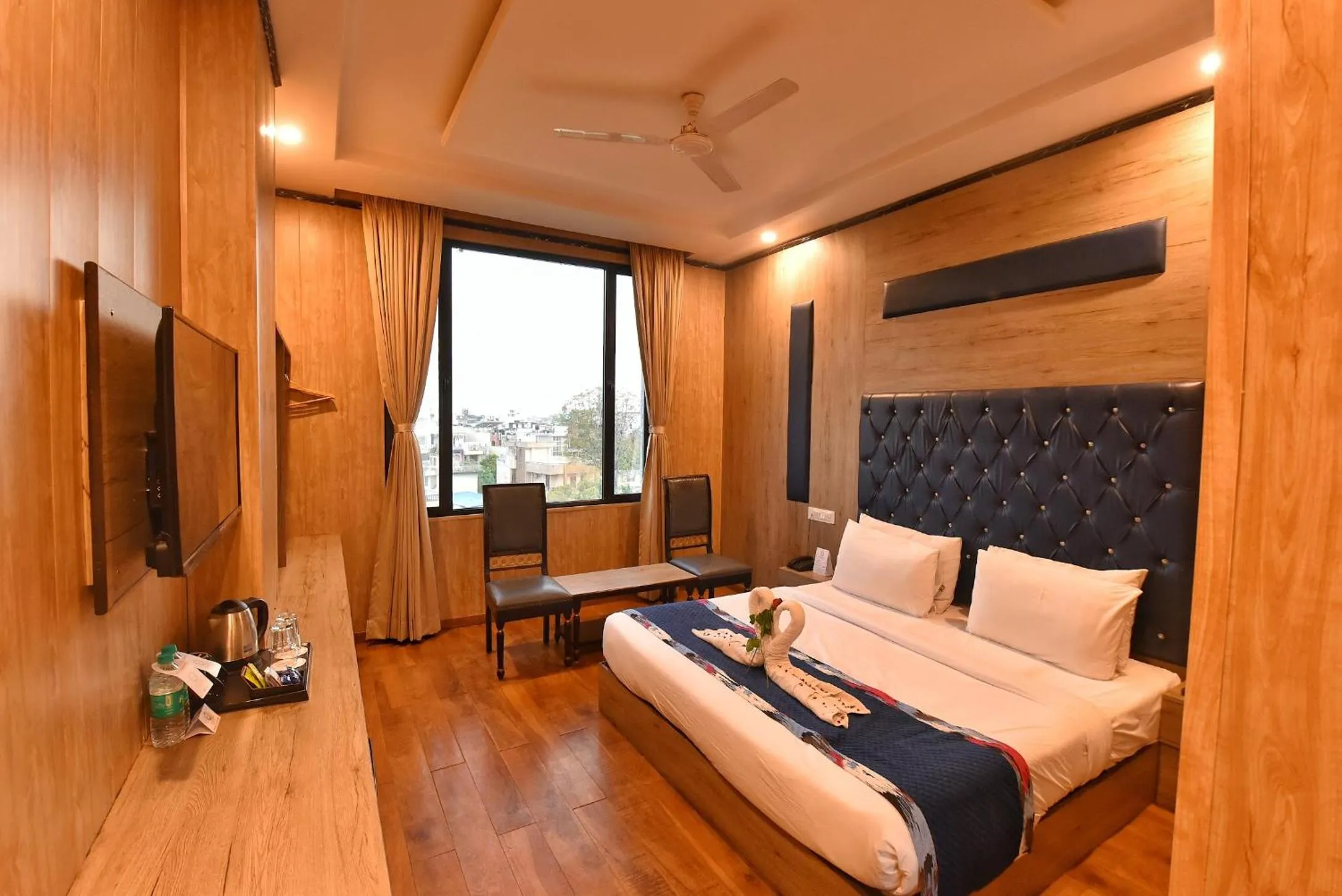 Bed in Foxoso Fiori Hotel