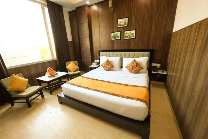 Bedroom, Bed in Foxoso Fiori Hotel