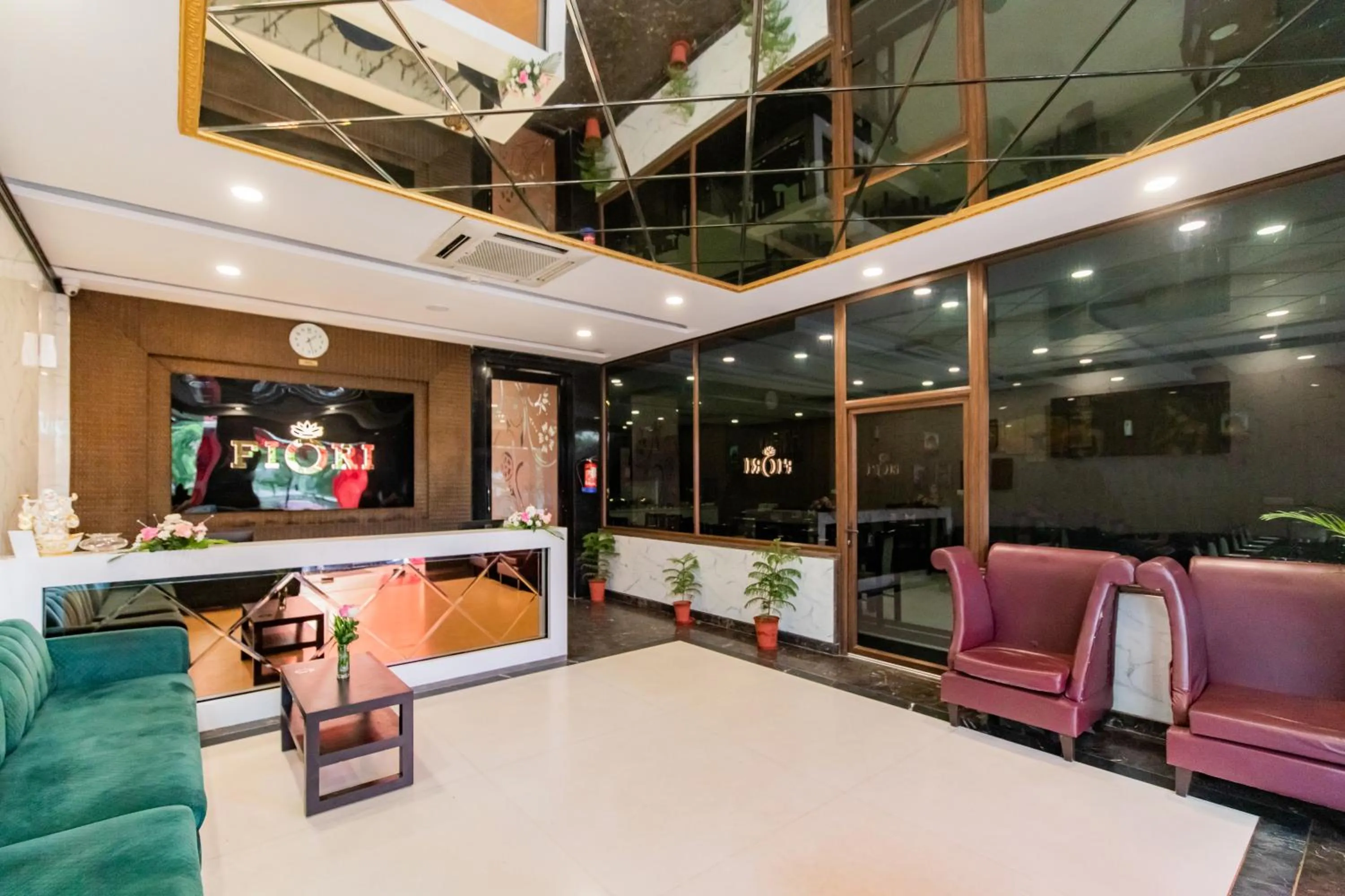 Lobby or reception in Foxoso Fiori Hotel