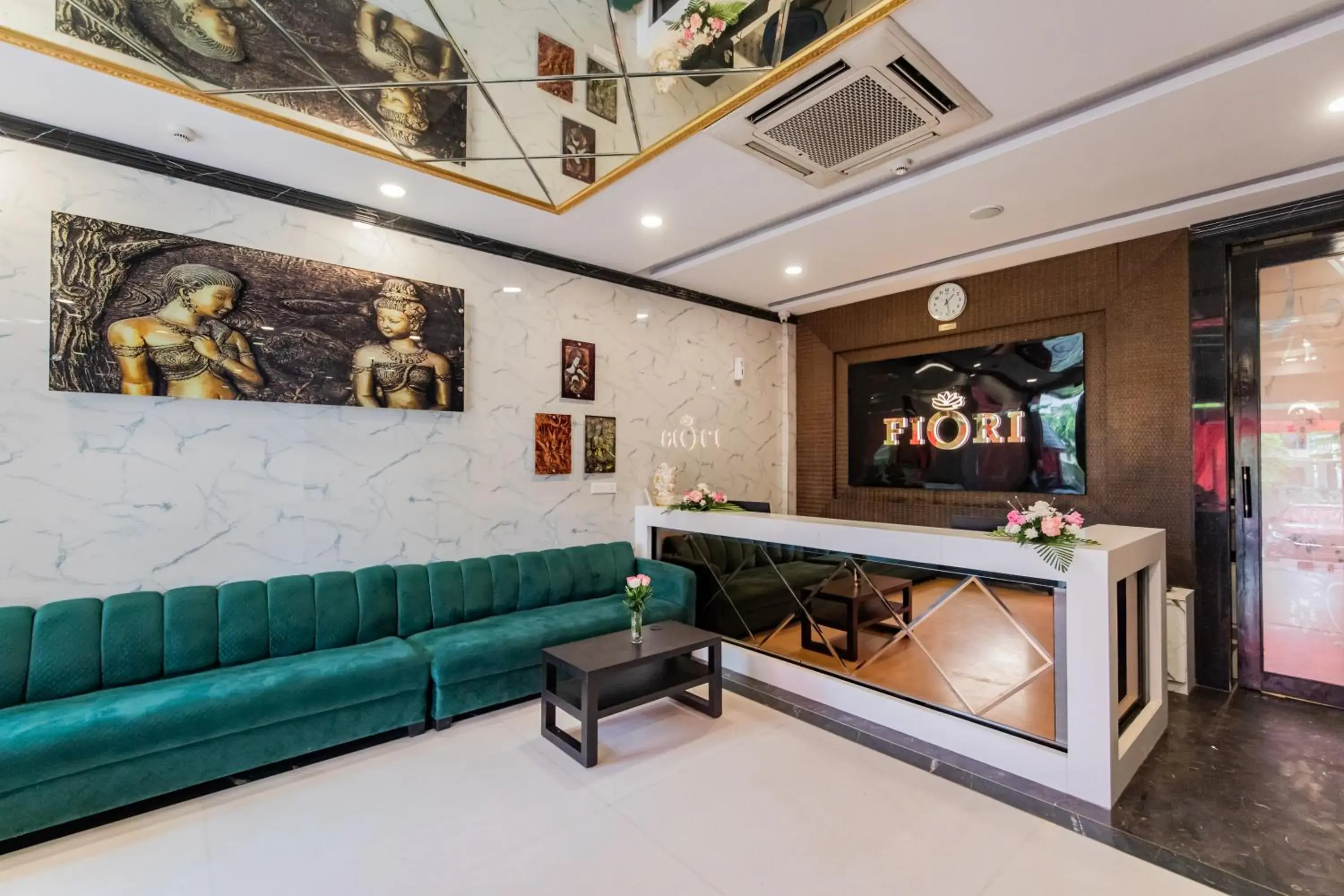 Lobby or reception in Foxoso Fiori Hotel Lobby or reception in Foxoso Fiori Hotel
