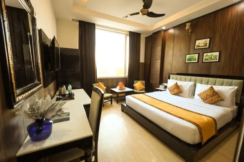 Bedroom, Bed in Foxoso Fiori Hotel