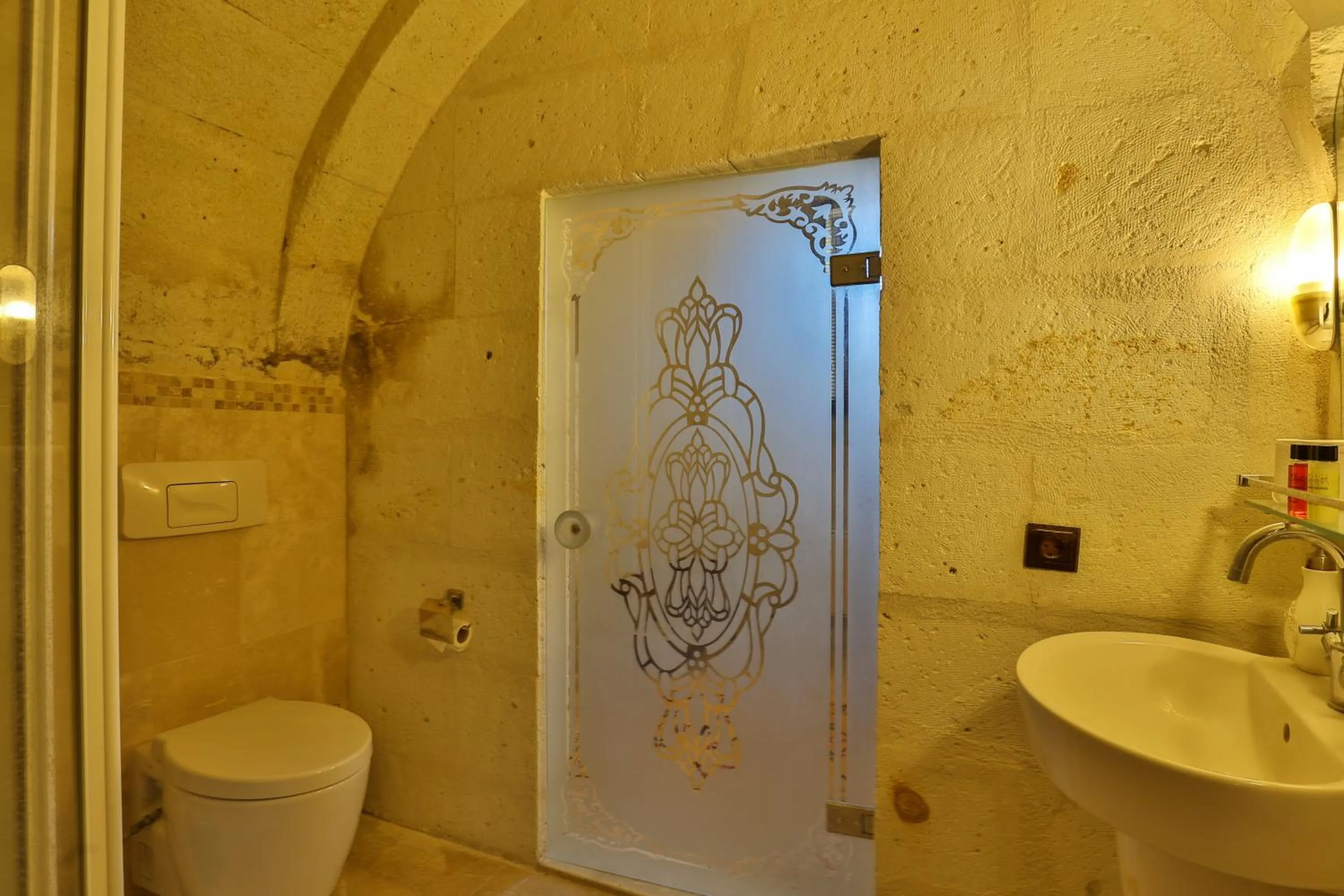 Toilet in Hotel Asia Minor