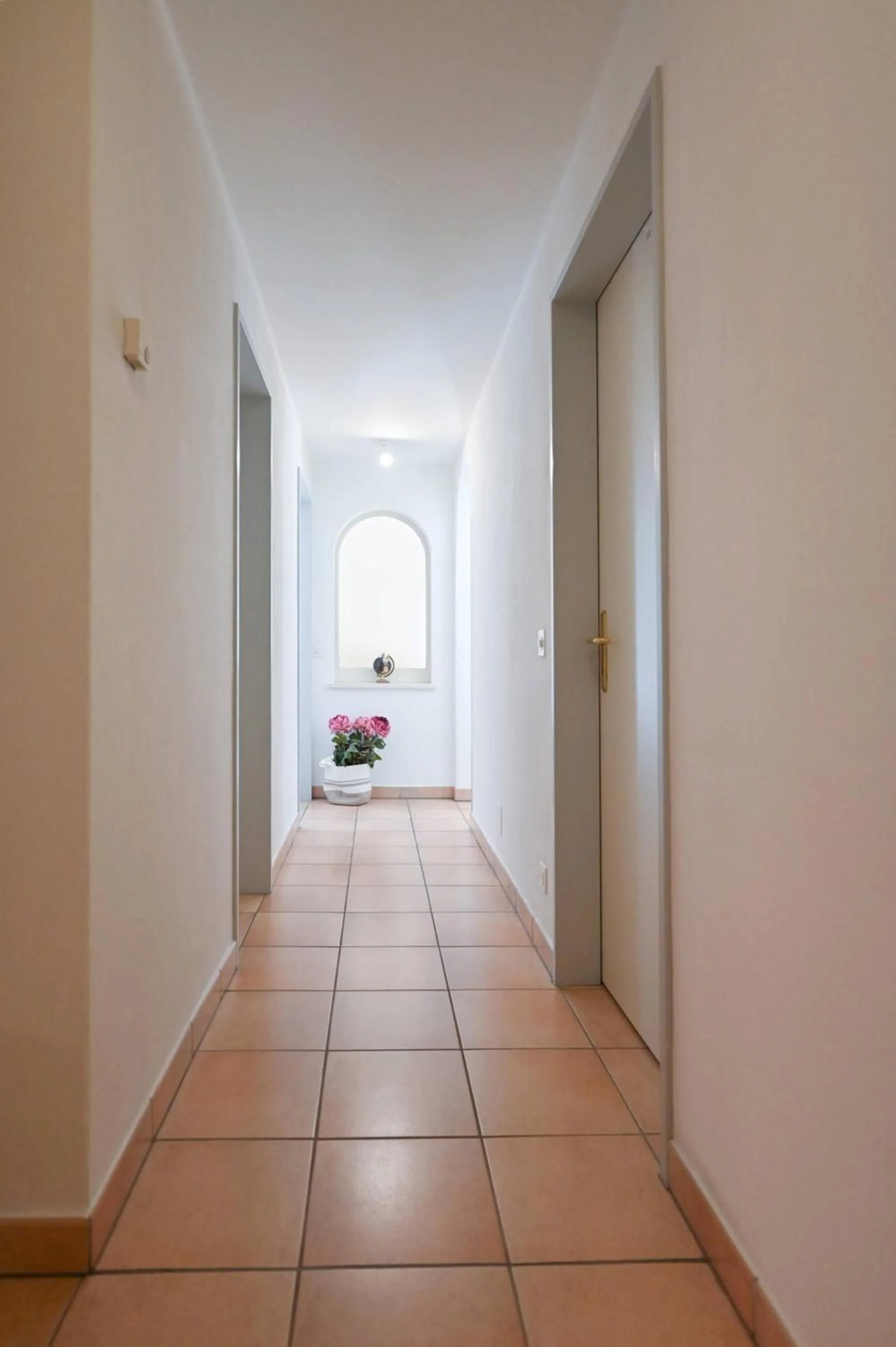 Facade/entrance in Ruga House in Lake Ascona 4