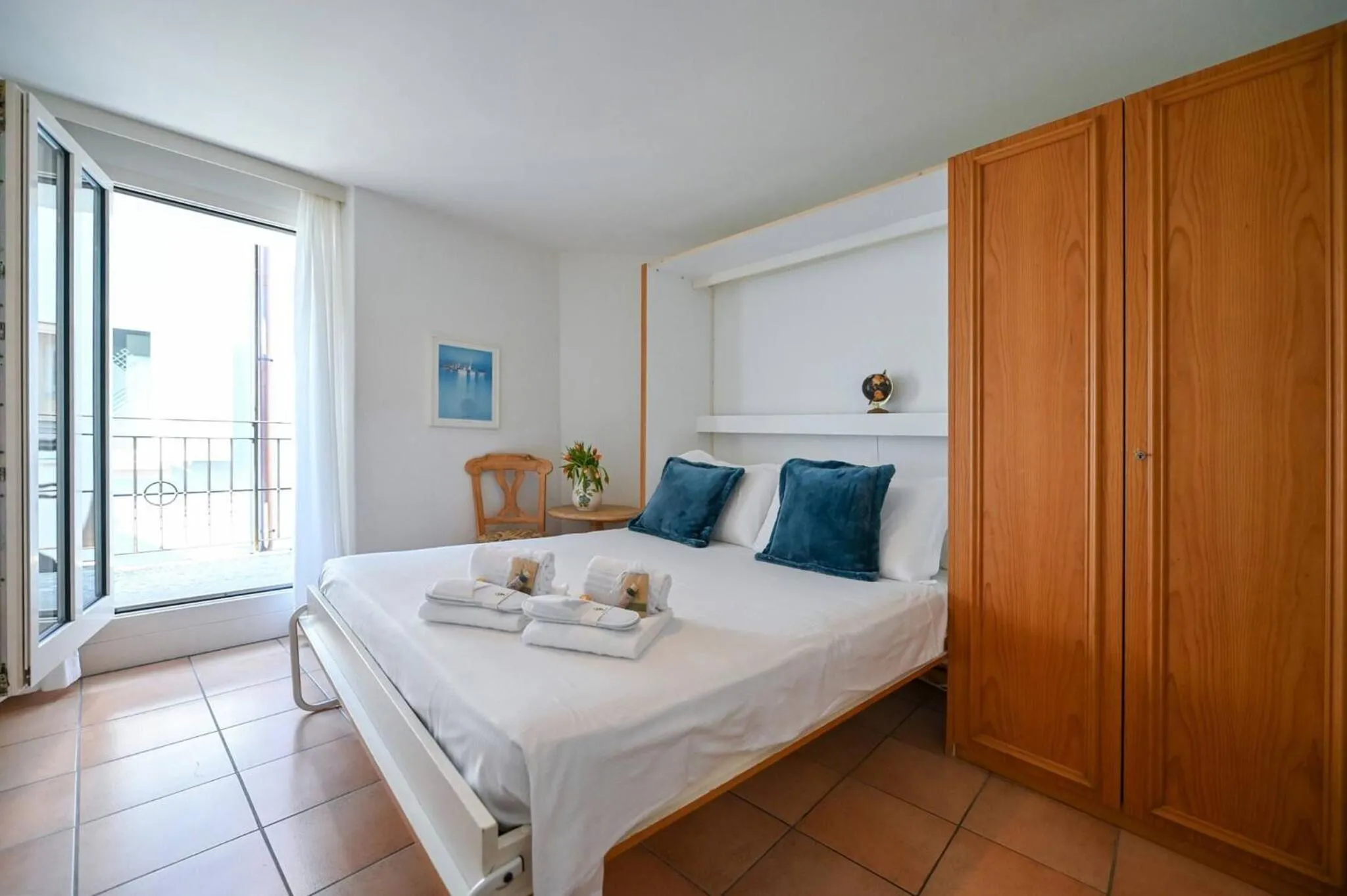 Bed in Ruga House in Lake Ascona 4