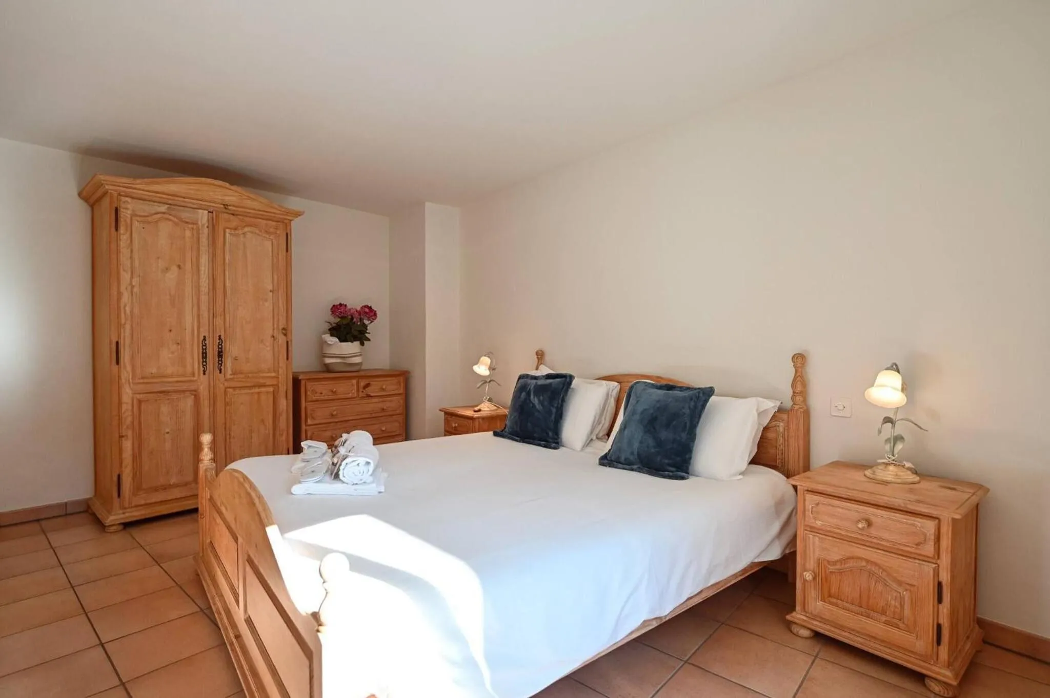 Bed in Ruga House in Lake Ascona 4