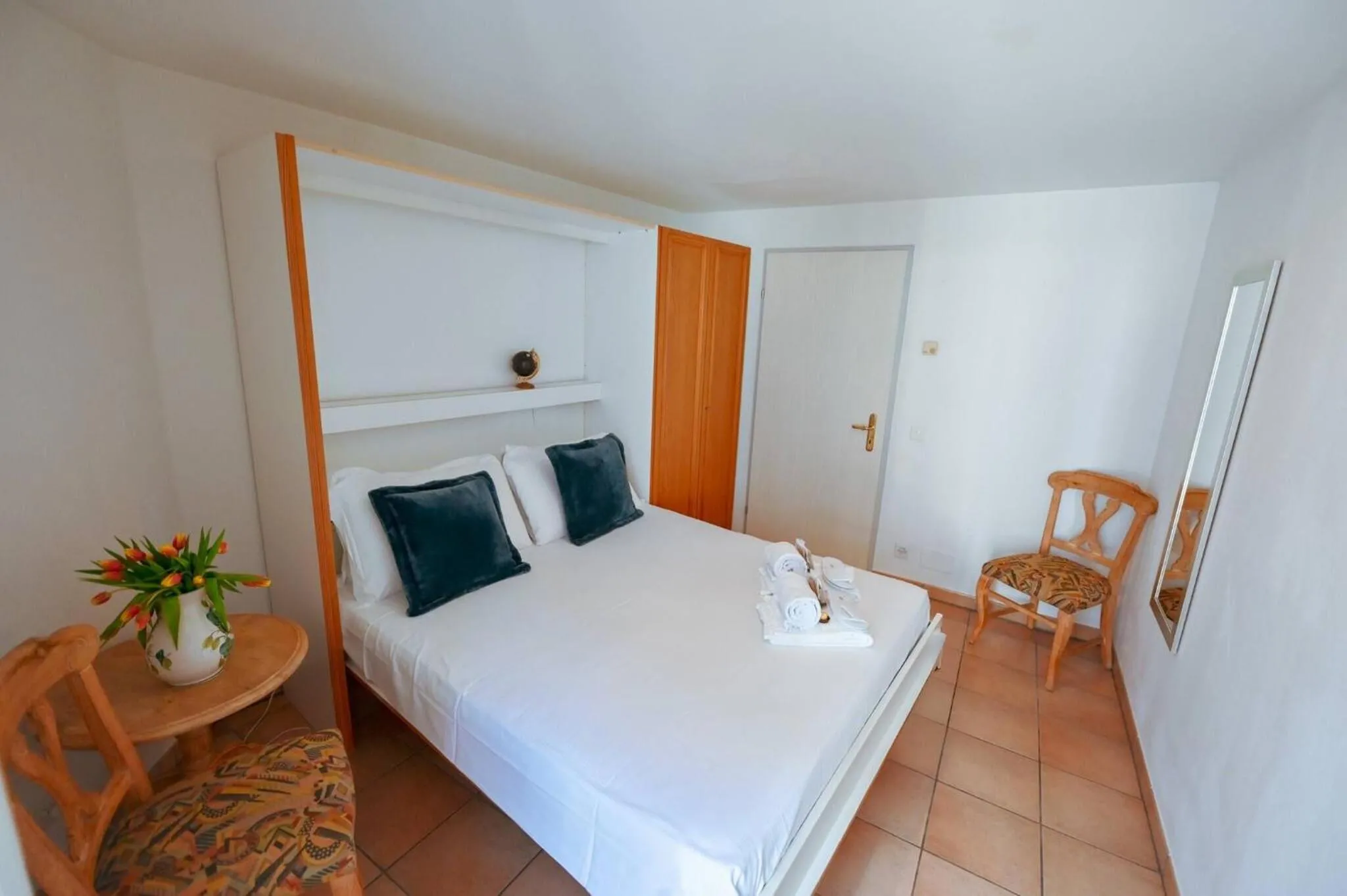 Bed in Ruga House in Lake Ascona 4