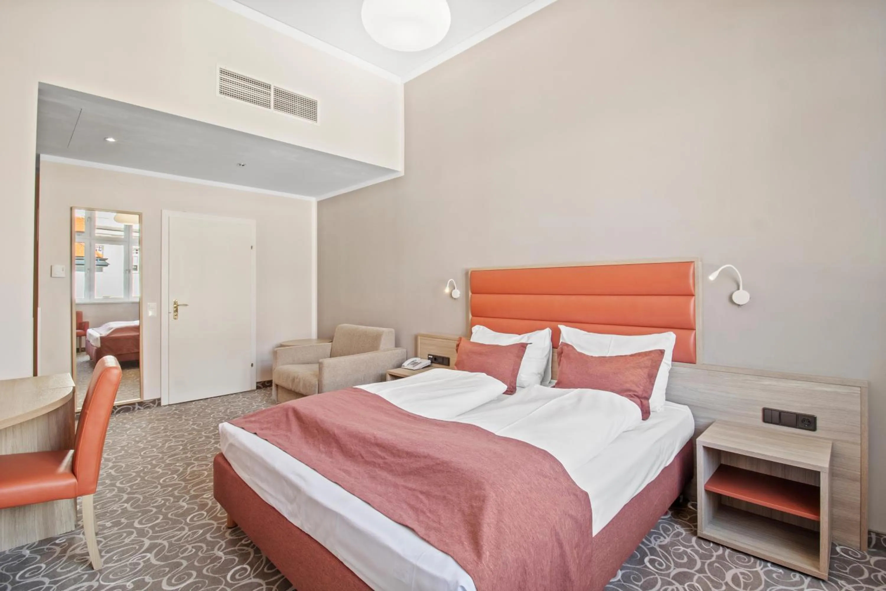 Deluxe Triple Room in Hotel Schild