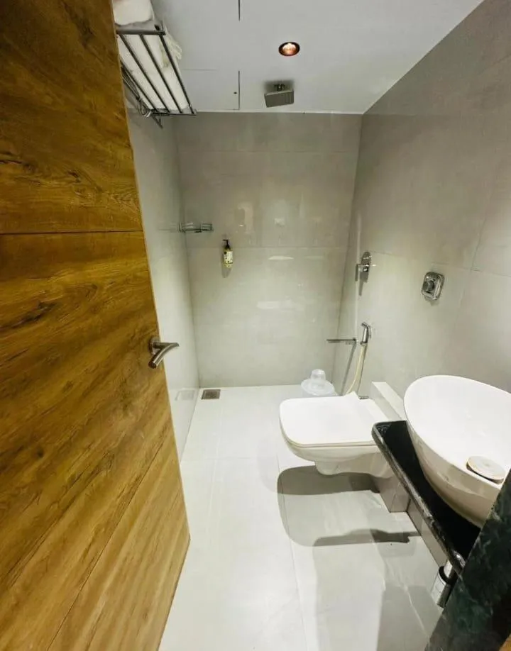 Suite in HOTEL DOUBLE CROWN Mumbai AIRPORT T2