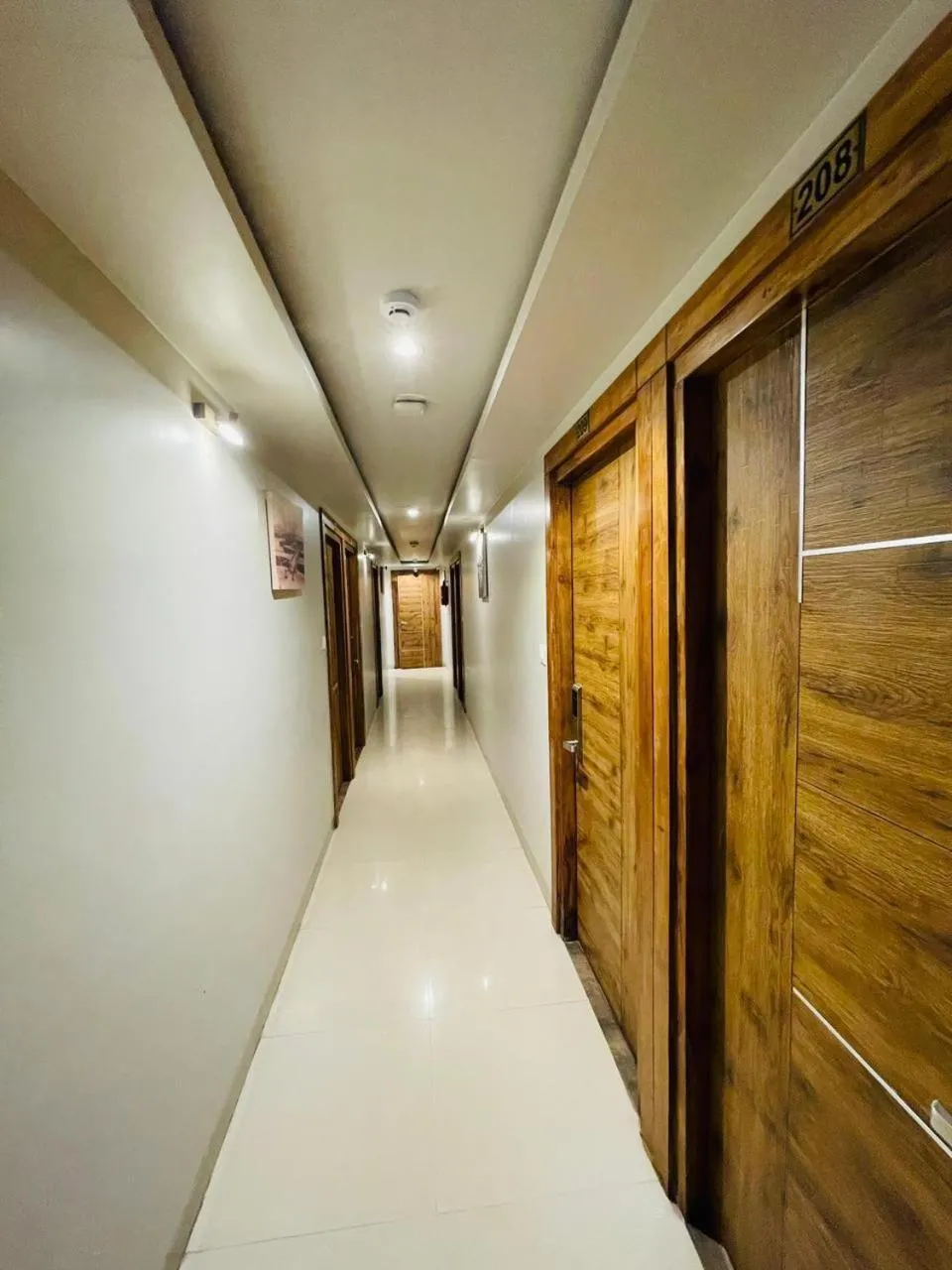 Standard Double Room in HOTEL DOUBLE CROWN Mumbai AIRPORT T2