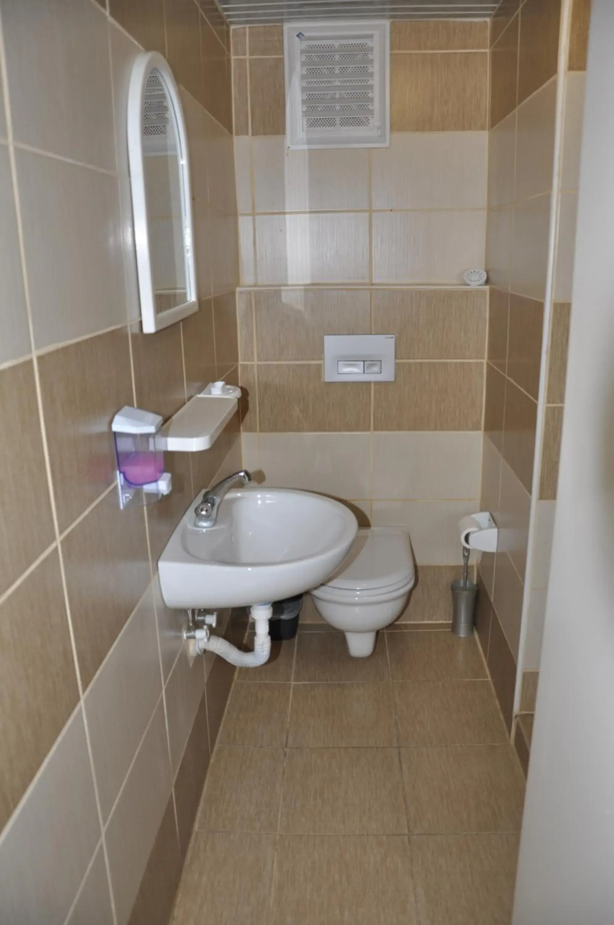 Standard Quadruple Room in Otel Sınal Standard Quadruple Room in Otel Sınal