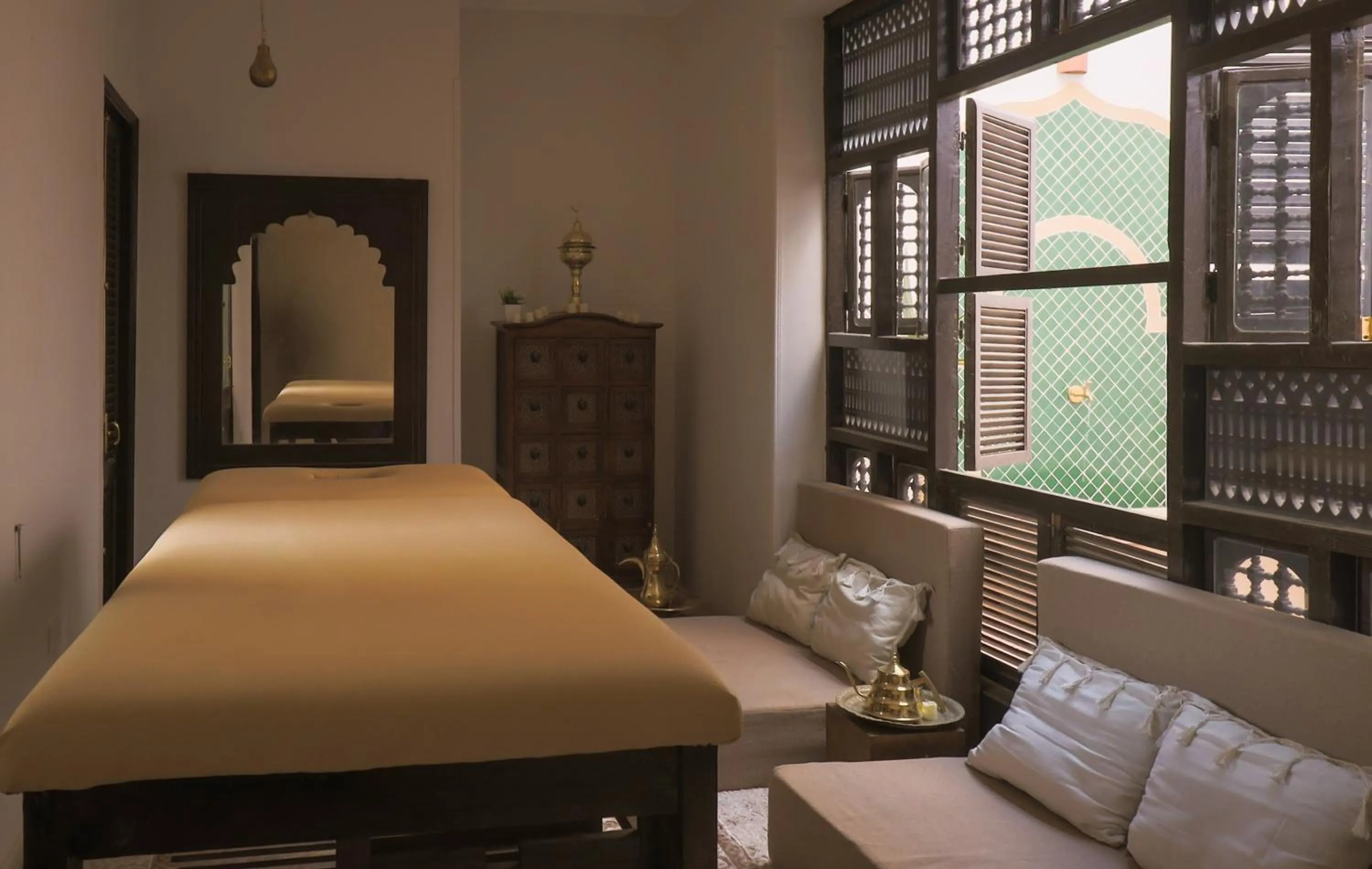 Massage, Bed in Al Wadi Hotel