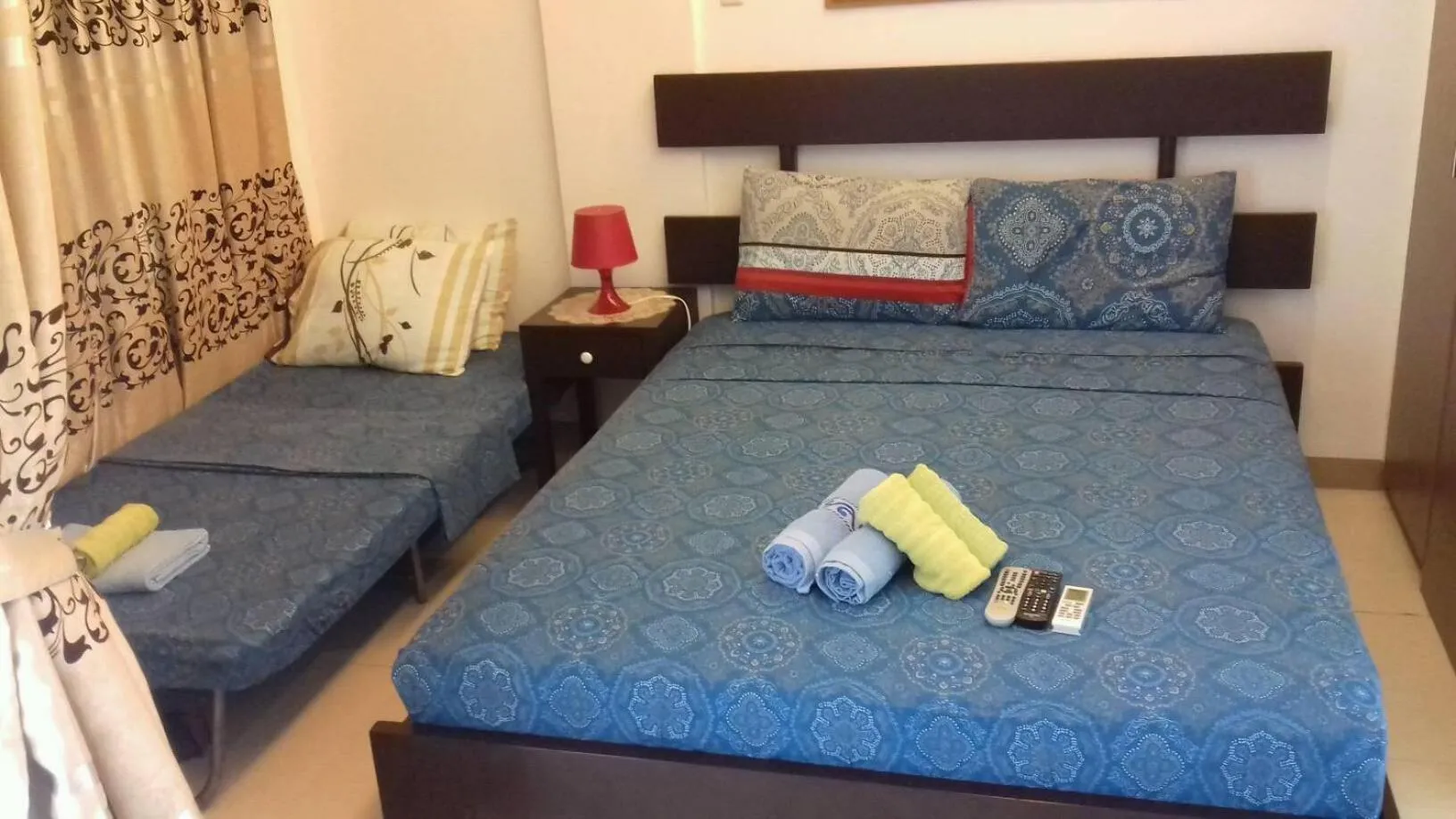 Property building, Bed in Anahaw Apartments Whitebeach