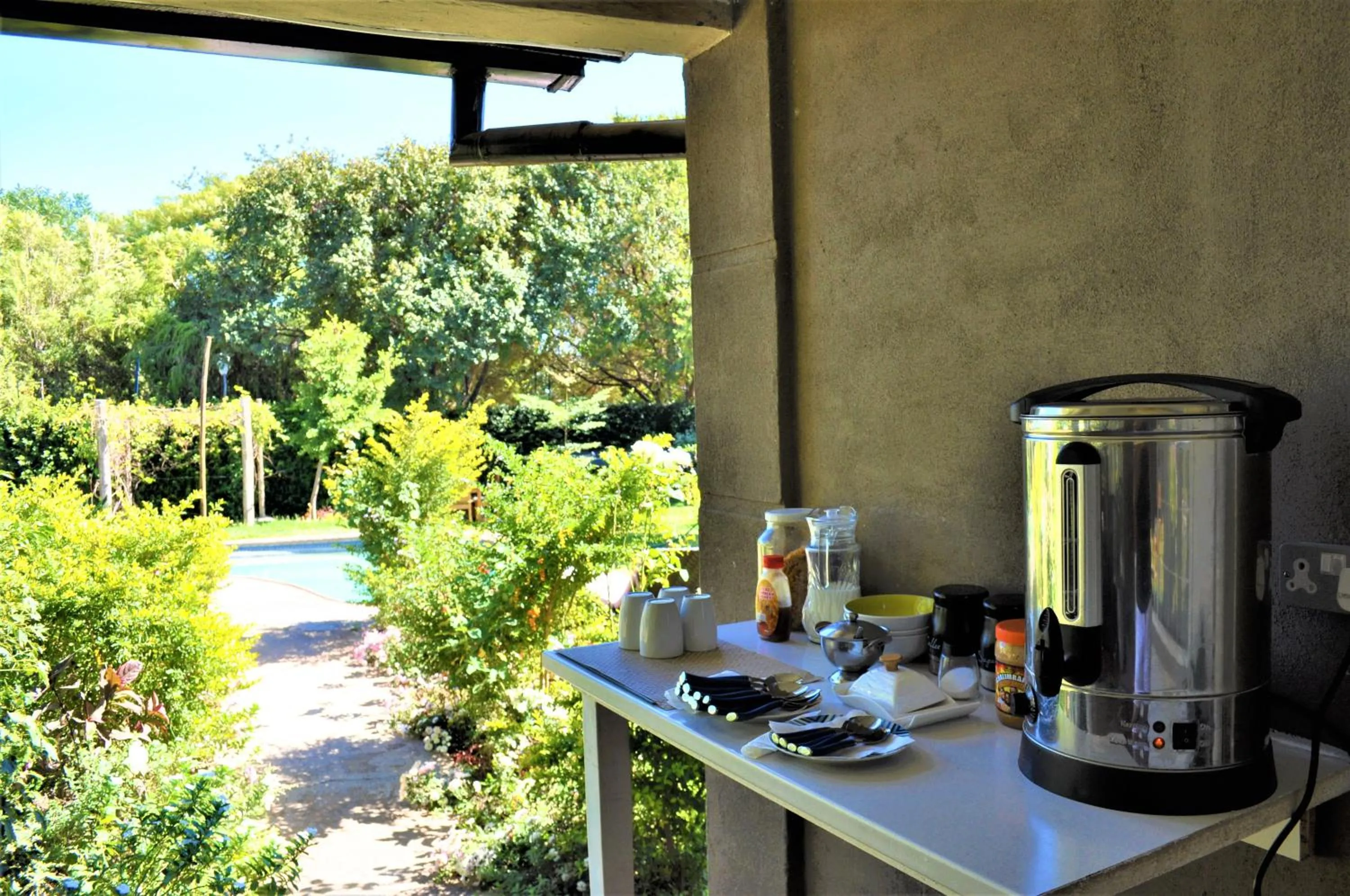 Coffee/tea facilities in Natwange Backpackers