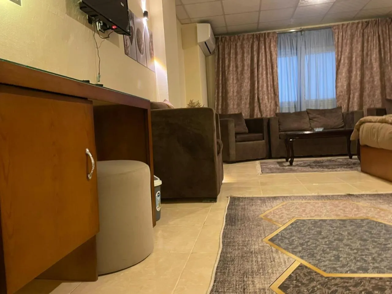 Bedroom in Verssailles Pyramids Hotel