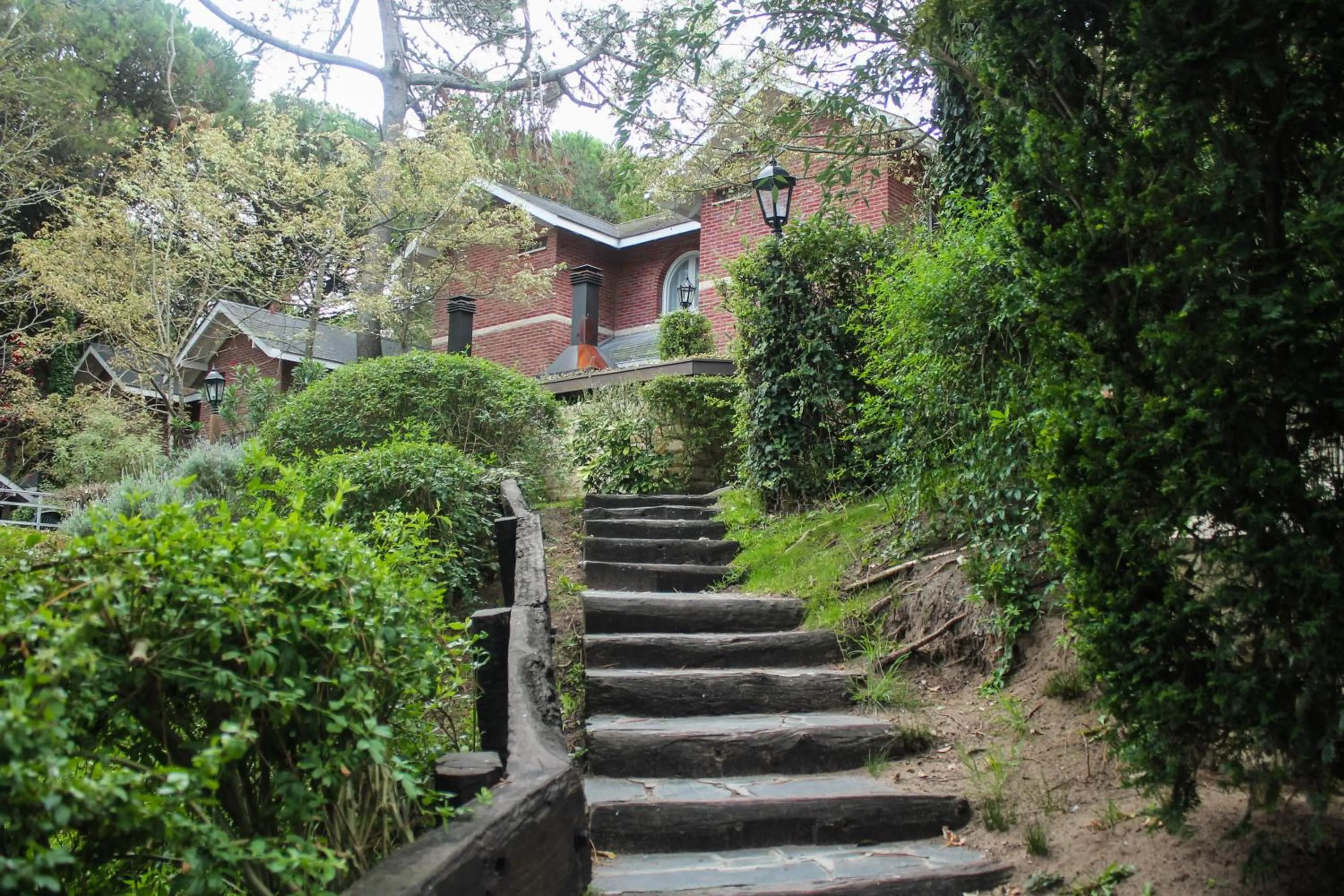 Property building in Carilo Hills by bund