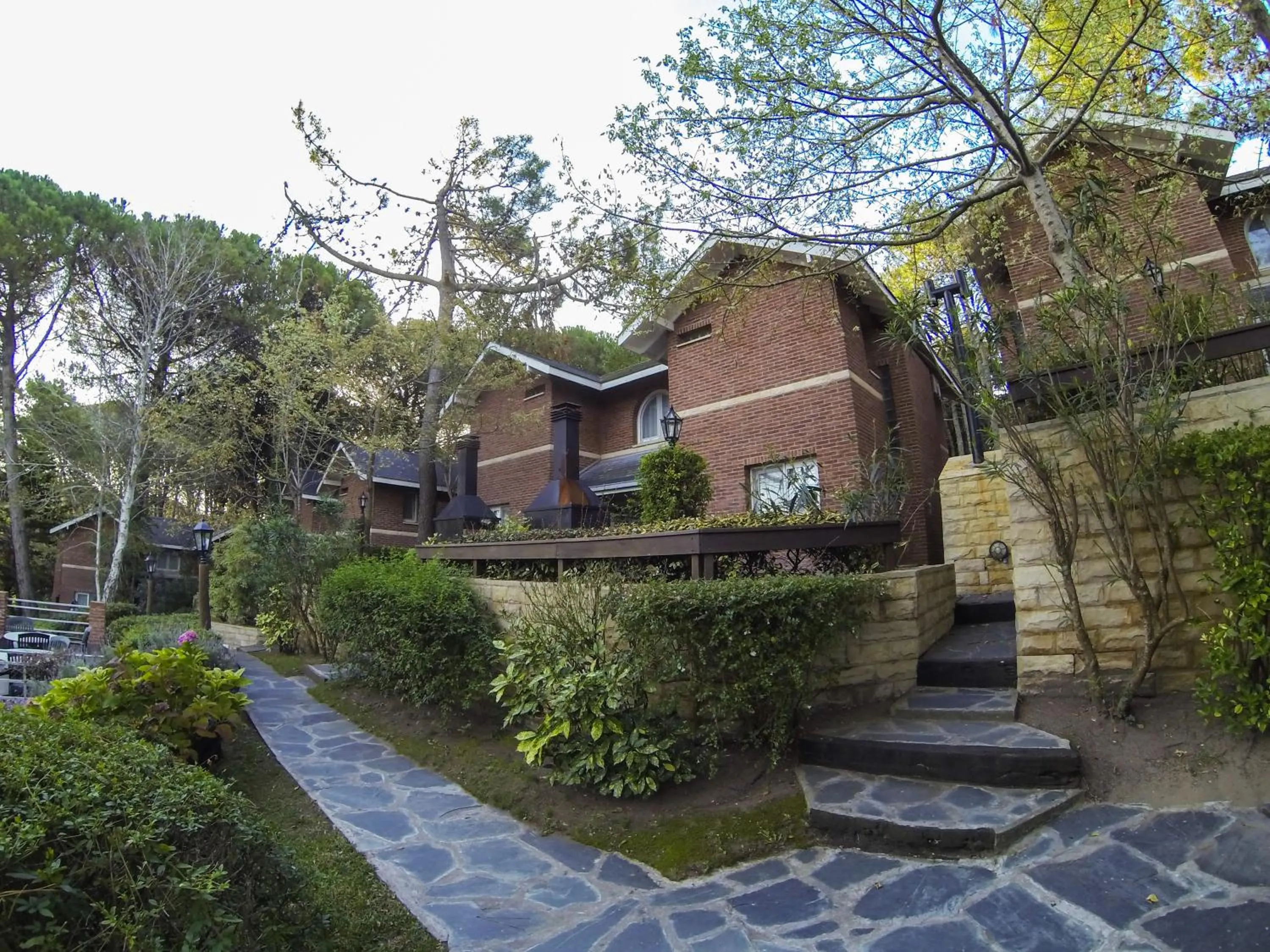 Property building in Carilo Hills by bund