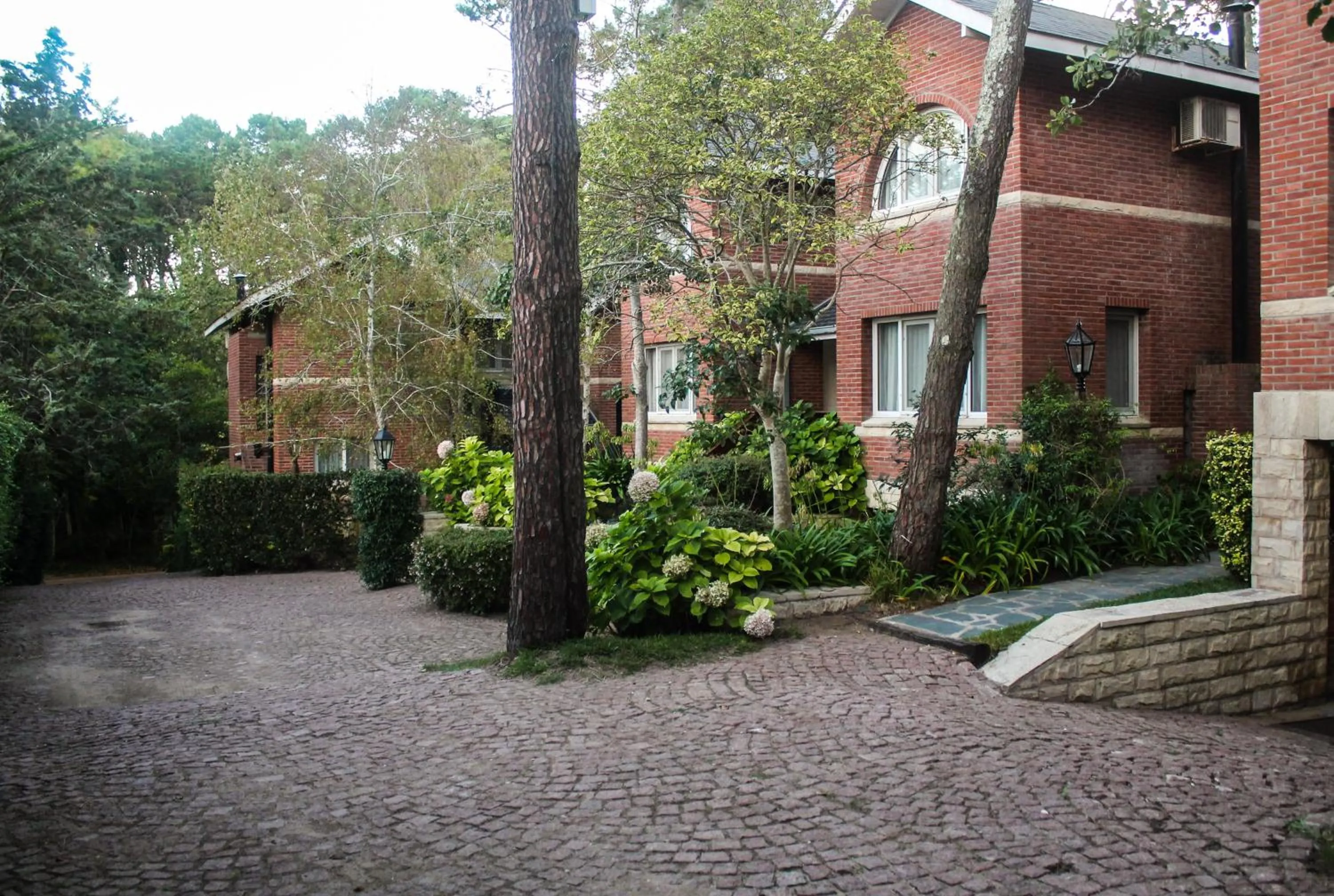 Property building in Carilo Hills by bund