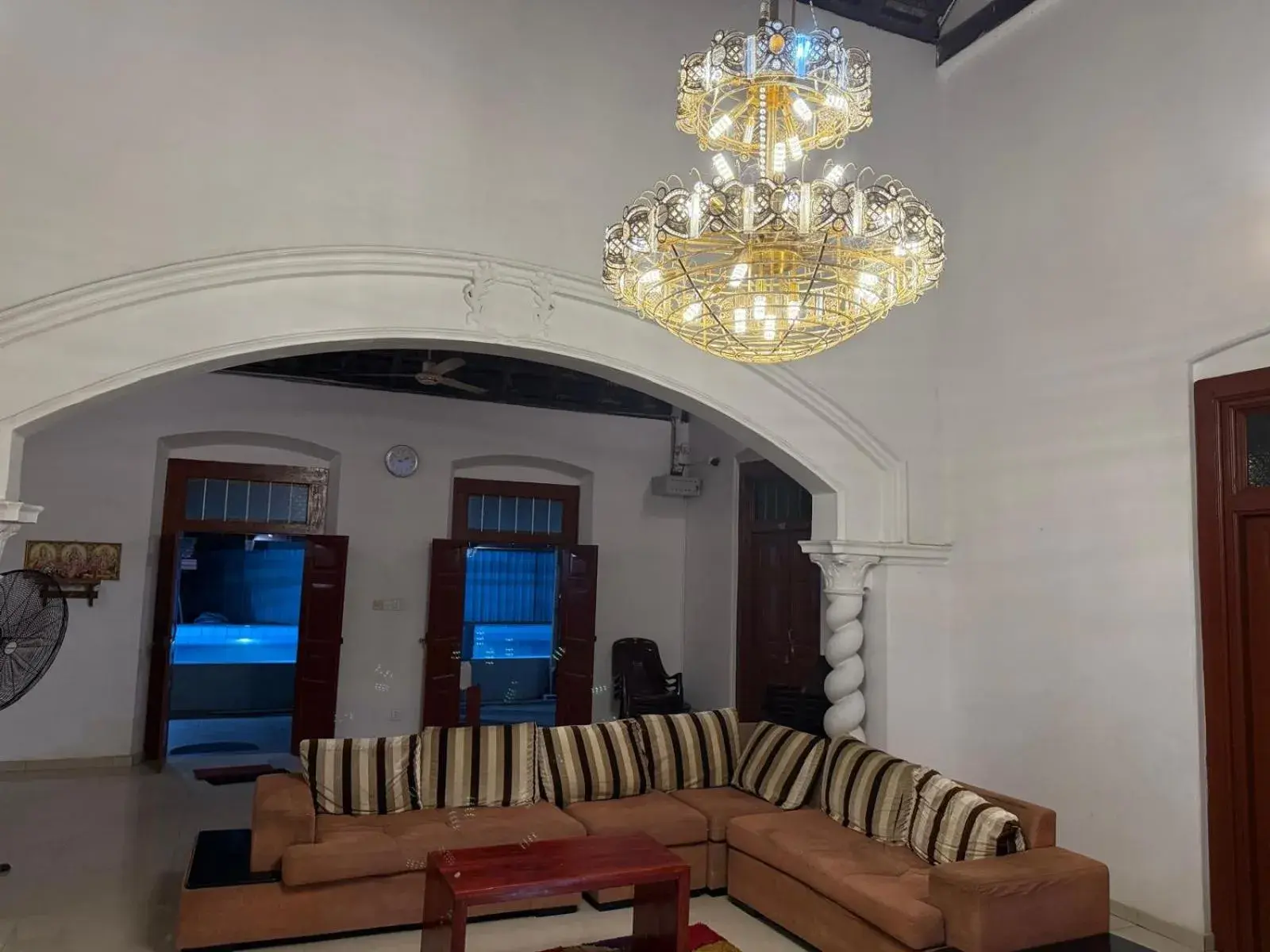 Seating area in Peninsula hotel Seating area in Peninsula hotel