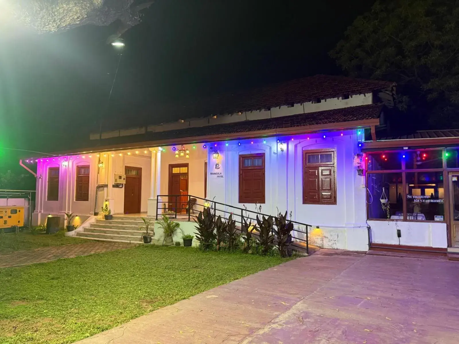 Property building in Peninsula hotel Property building in Peninsula hotel