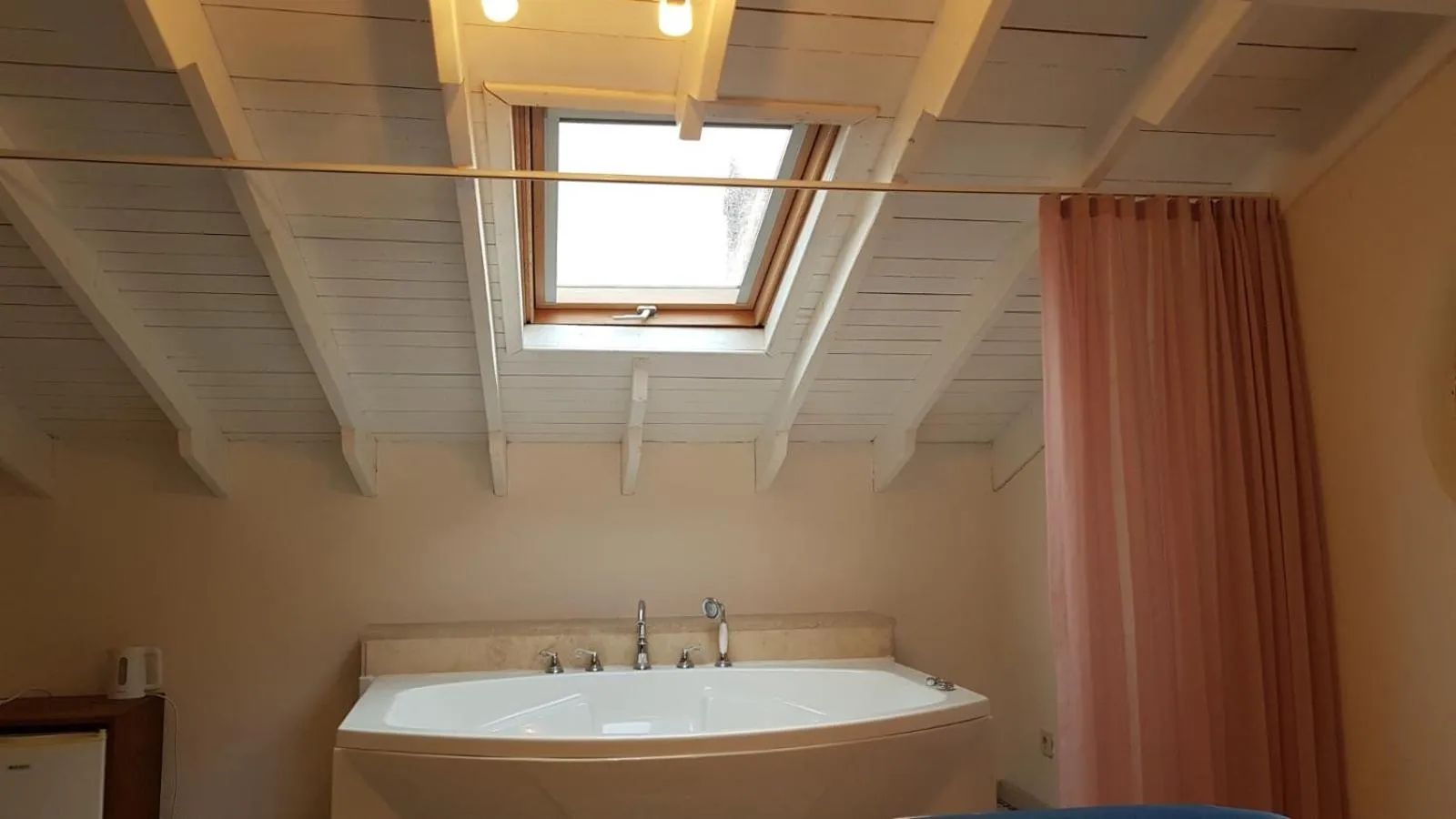 Bath in Rebetiko Hotel