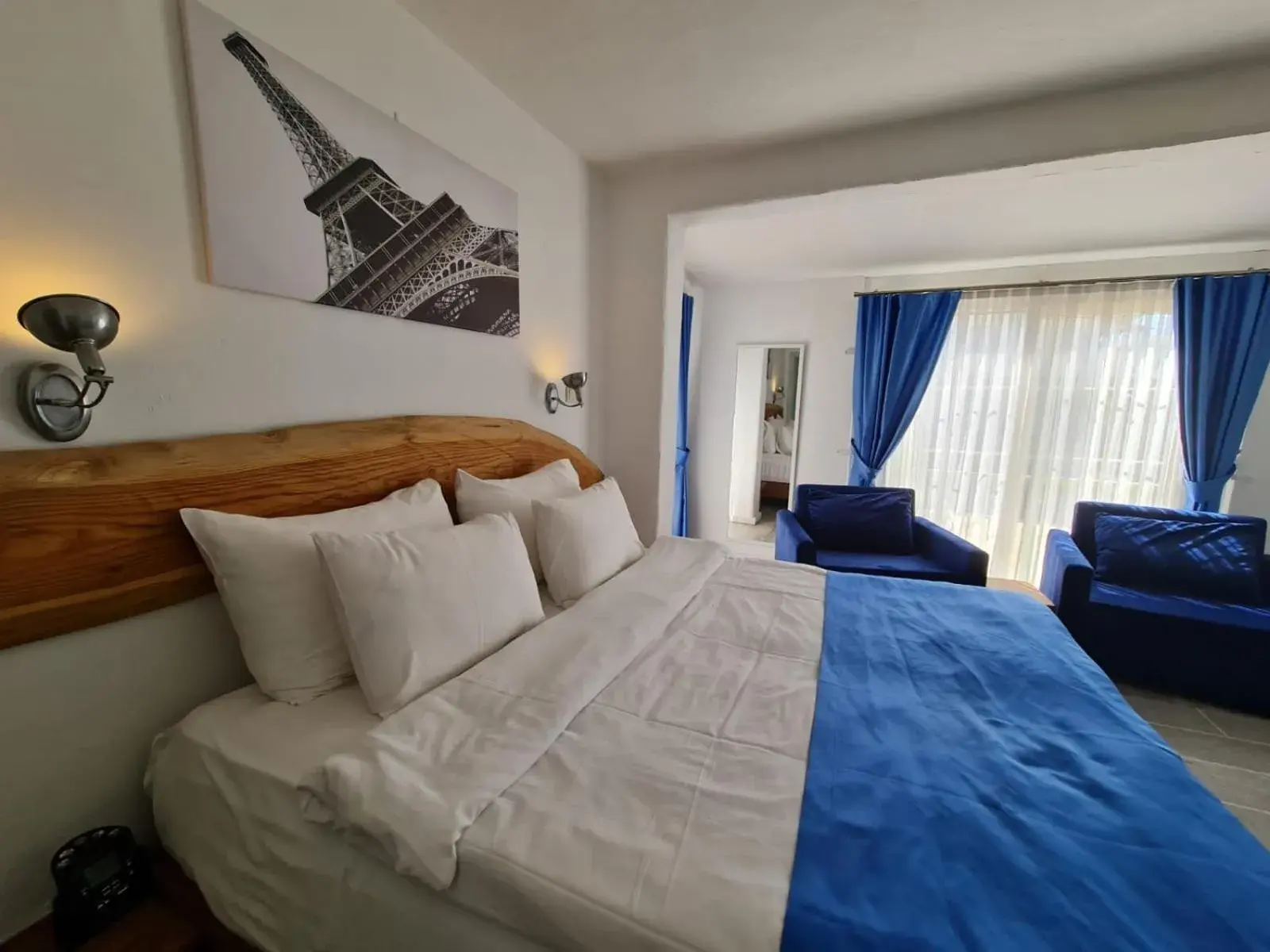 Suite with Balcony in Rebetiko Hotel Suite with Balcony in Rebetiko Hotel