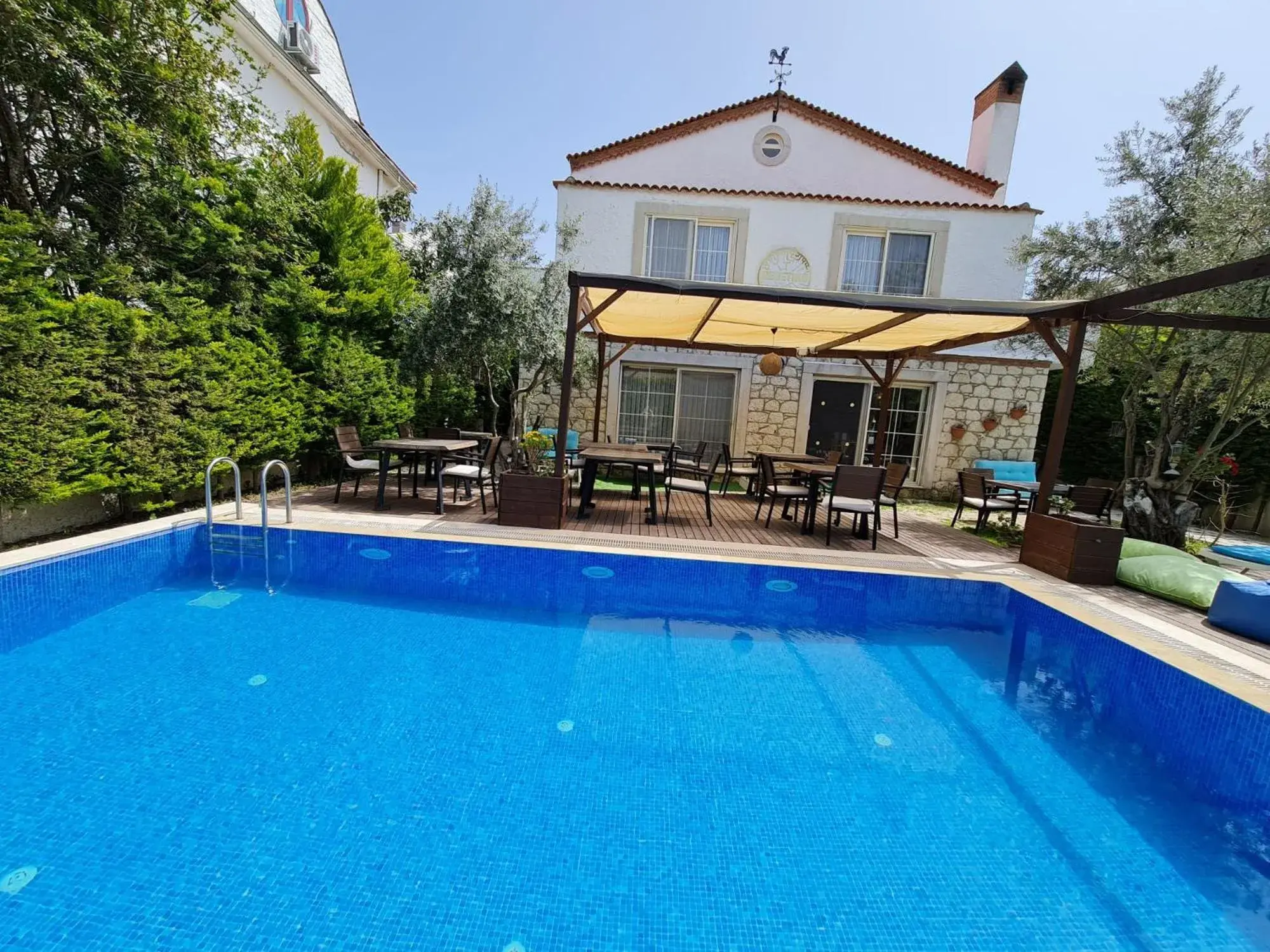 Property building in Rebetiko Hotel Property building in Rebetiko Hotel