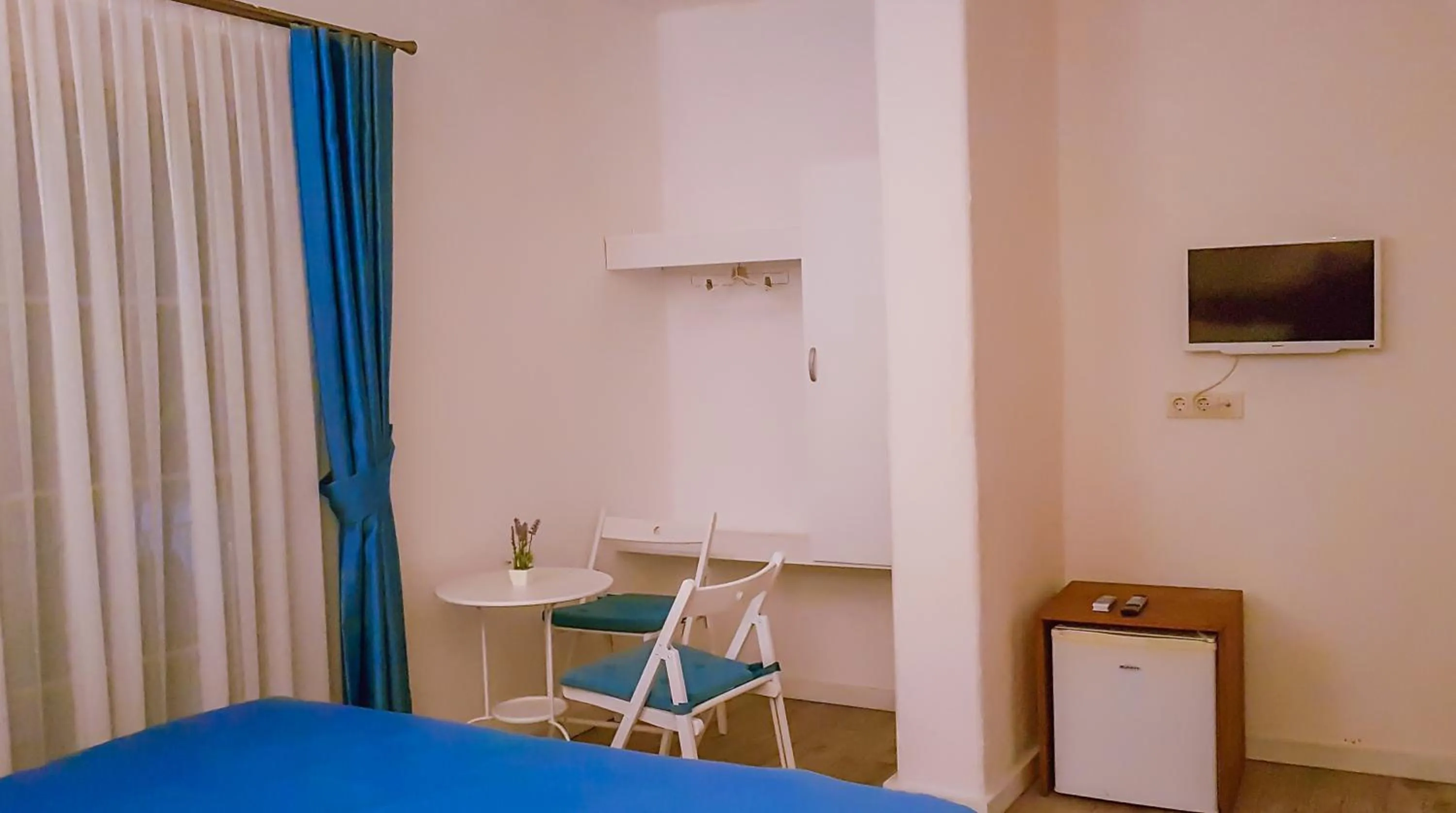 TV and multimedia, Bed in Rebetiko Hotel