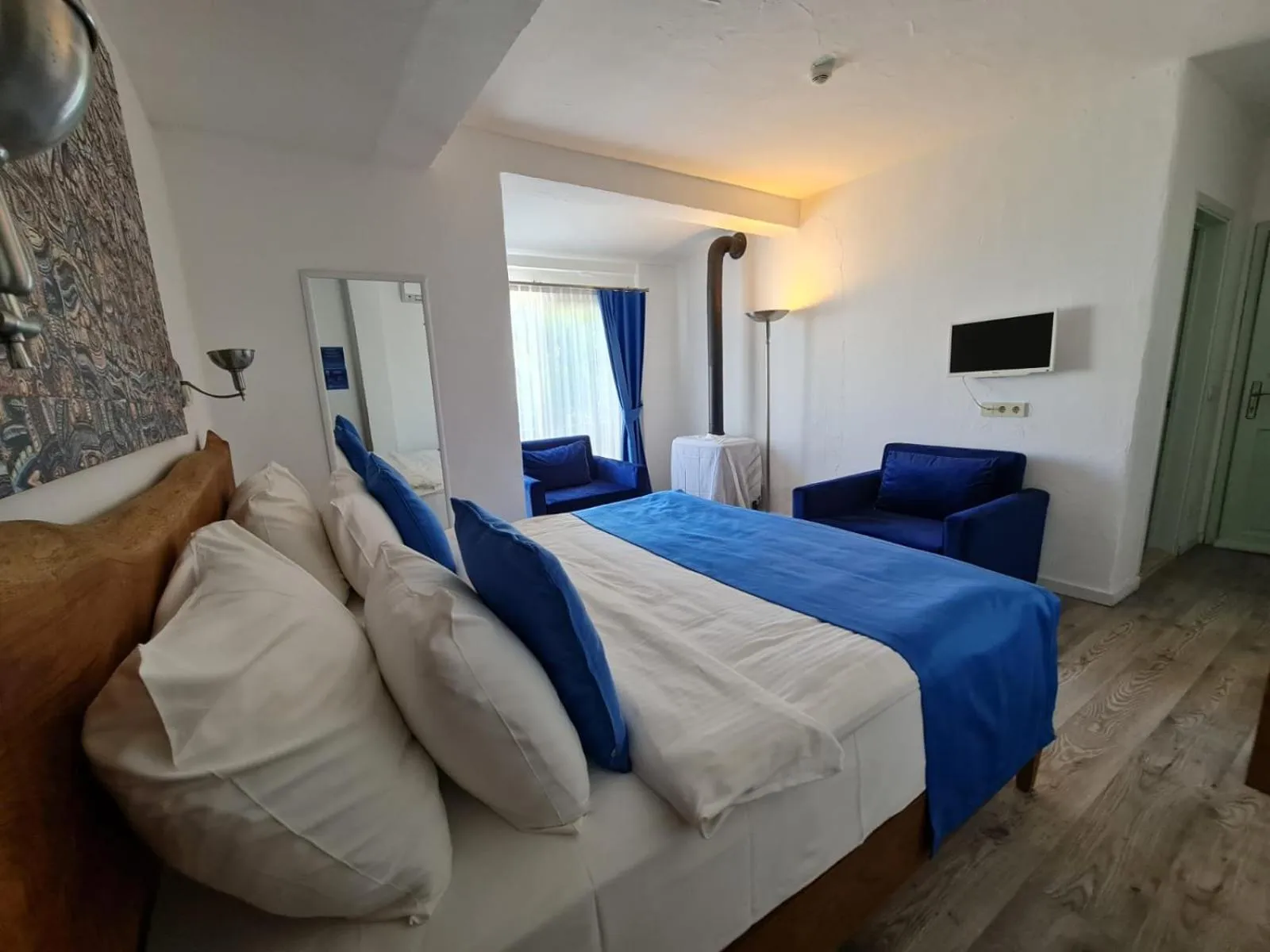 Photo of the whole room, Bed in Rebetiko Hotel