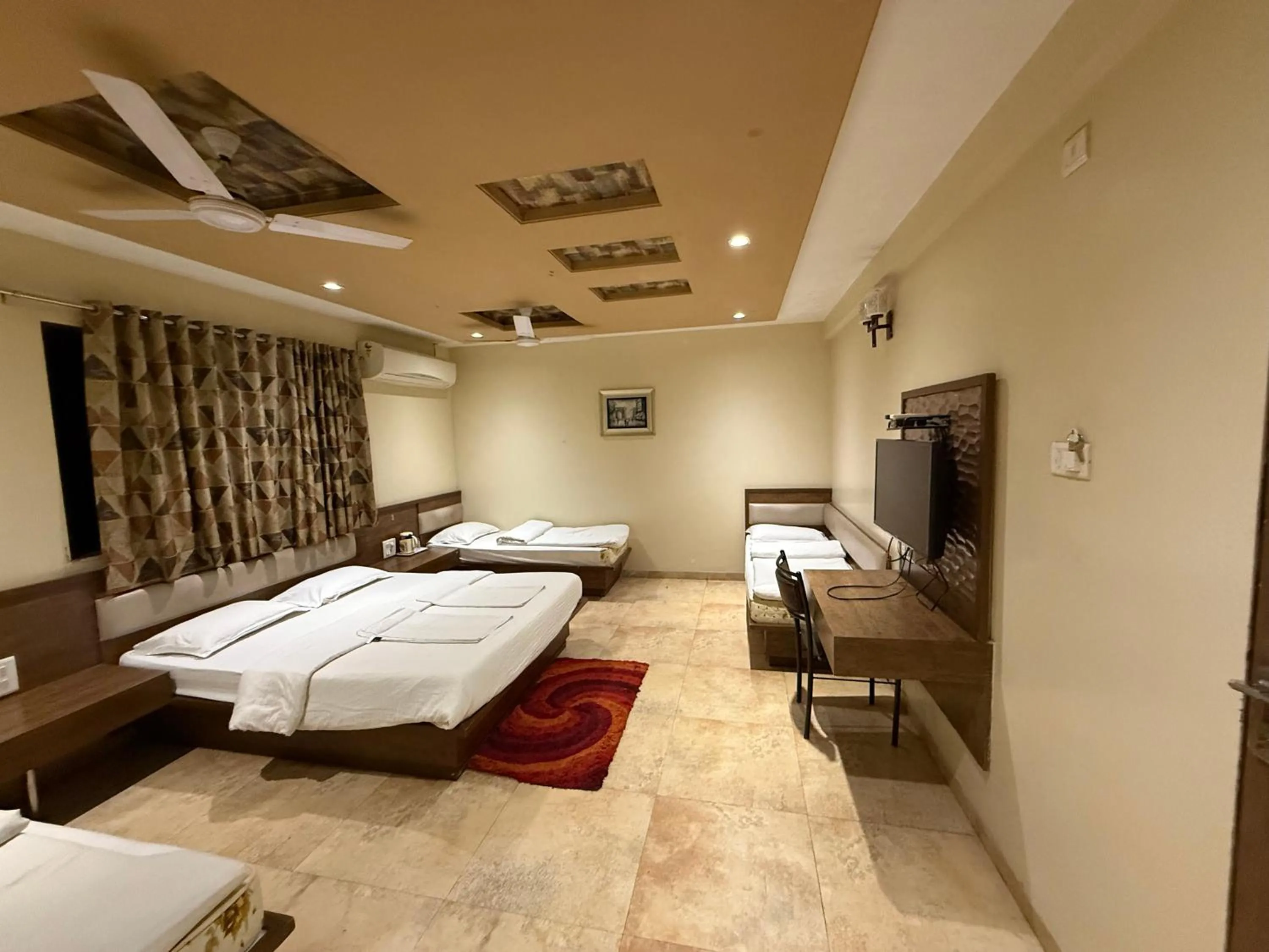 Hotel Sai Suraj Park