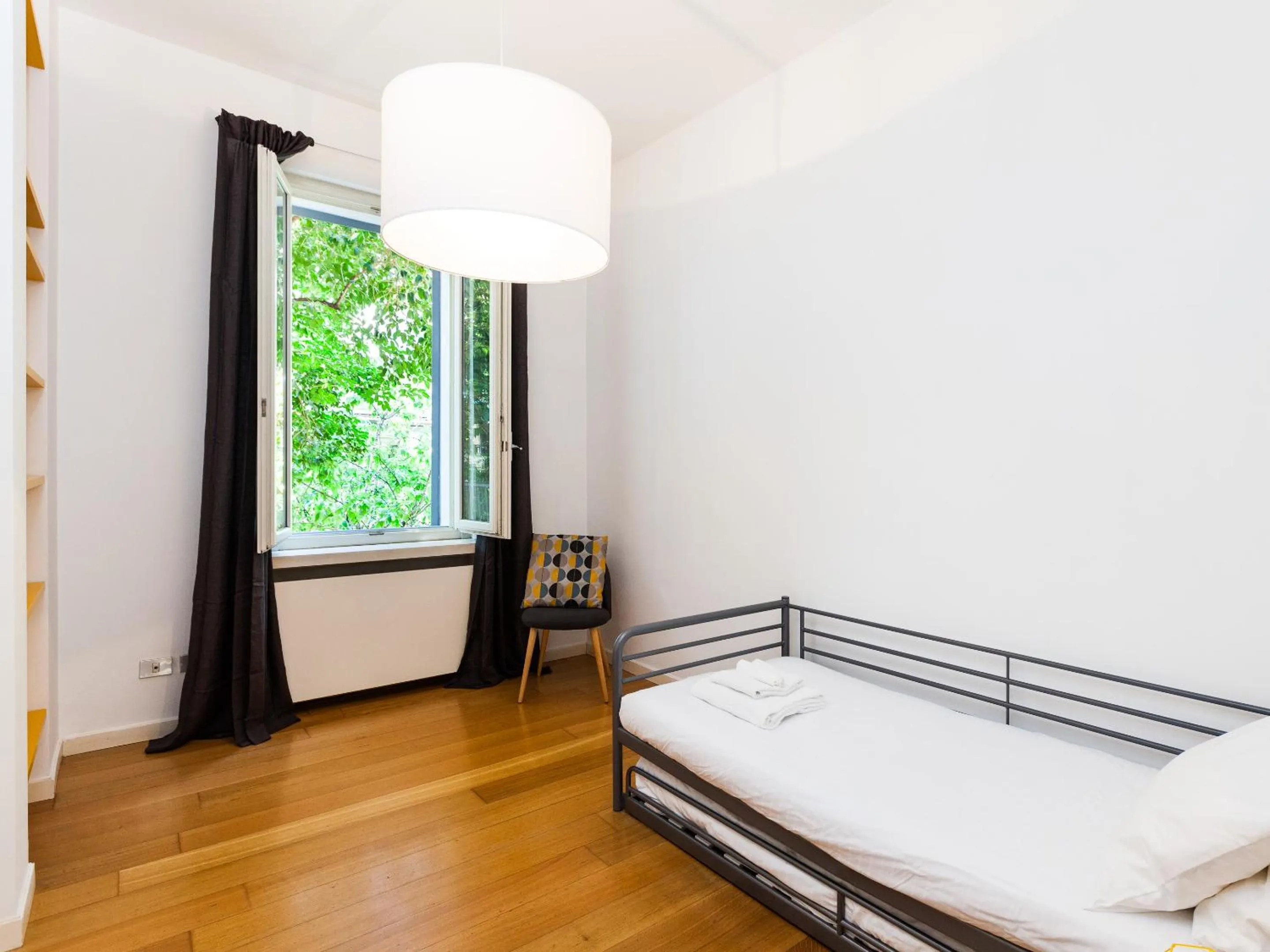 Bedroom, Bed in easyhomes - Piola Bazzini